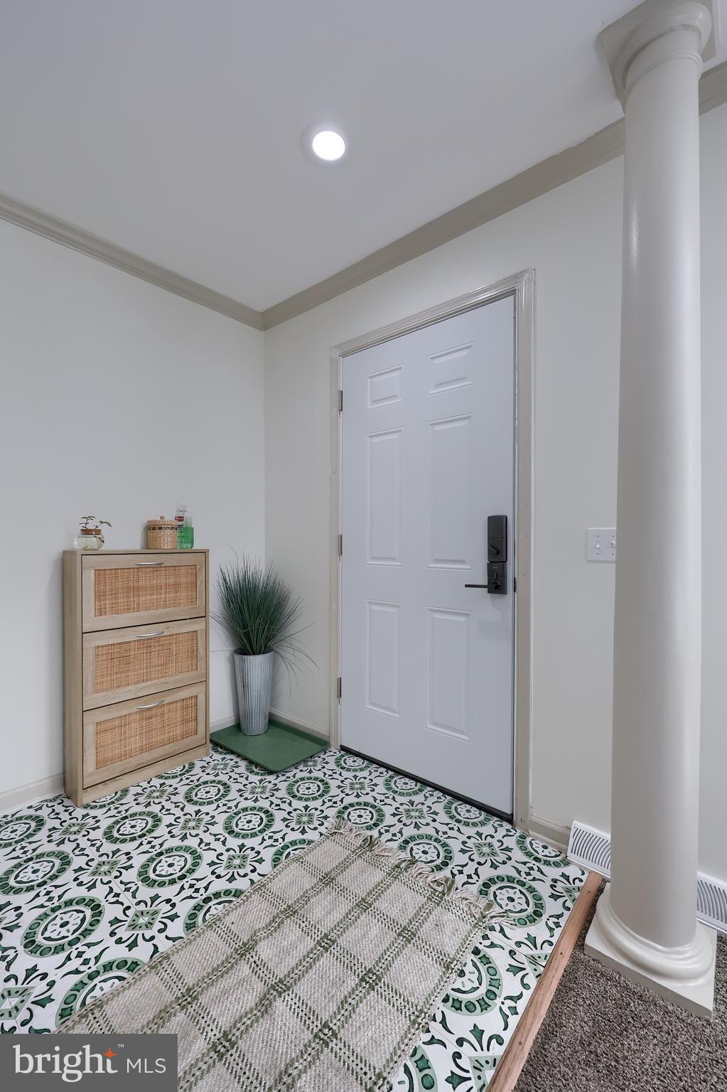 LOMBARD PINES - Residential