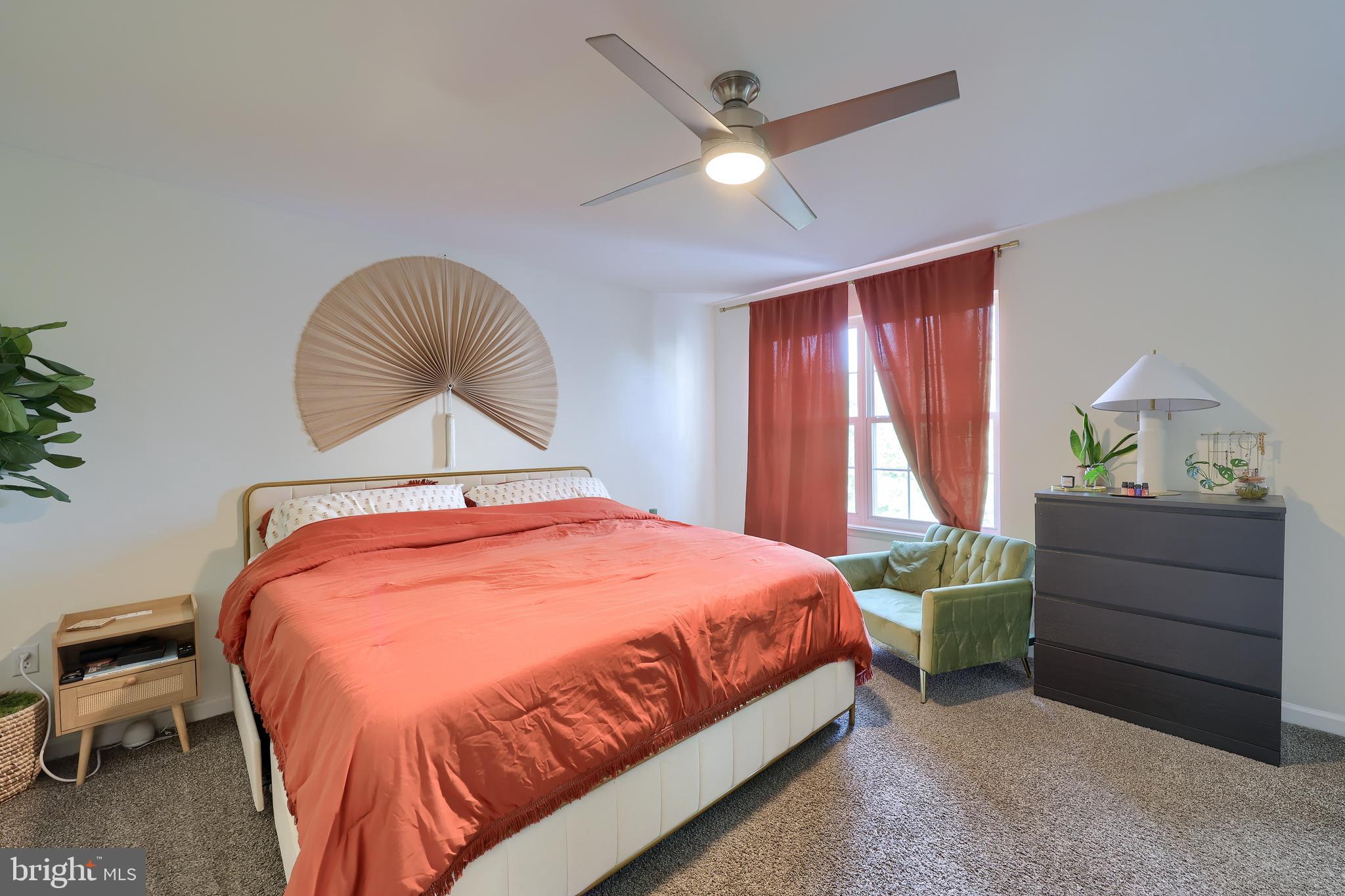 LOMBARD PINES - Residential