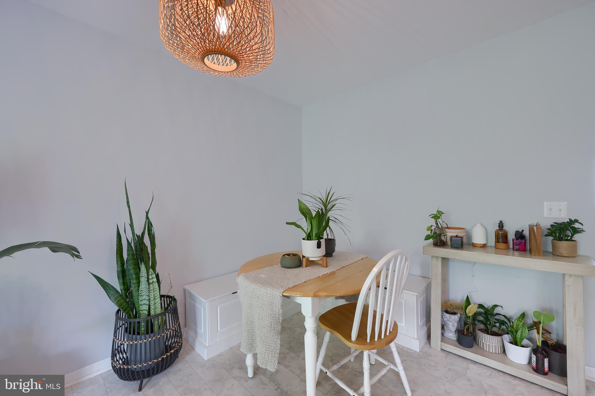 LOMBARD PINES - Residential