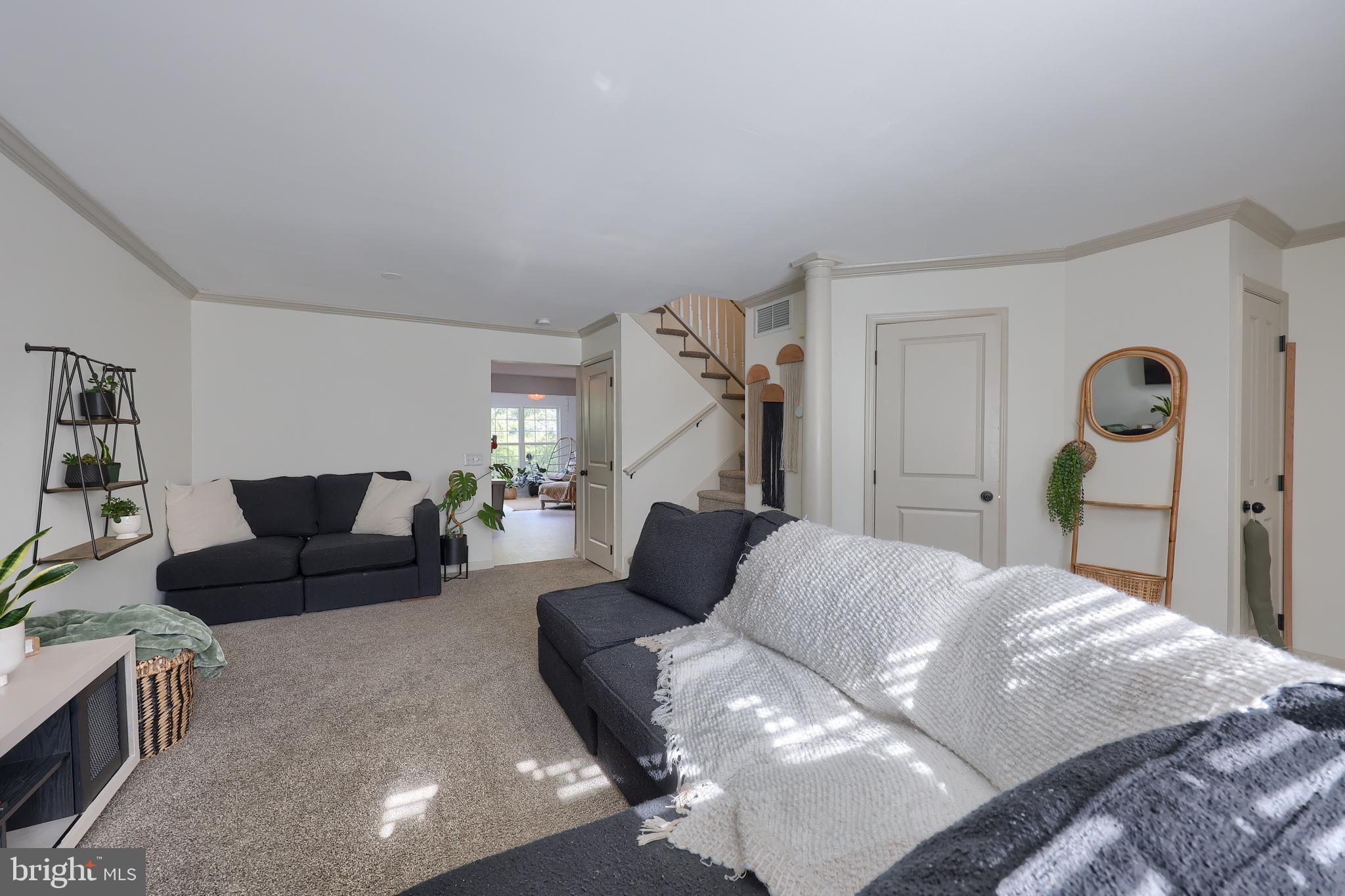 LOMBARD PINES - Residential