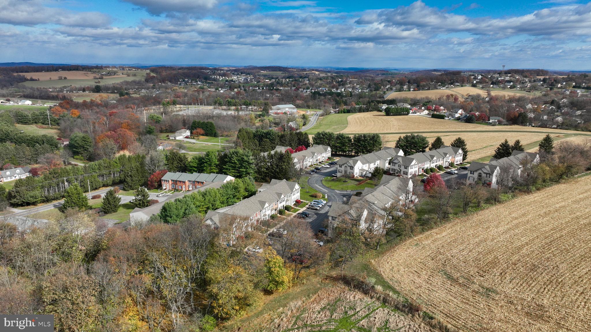 LOMBARD PINES - Residential