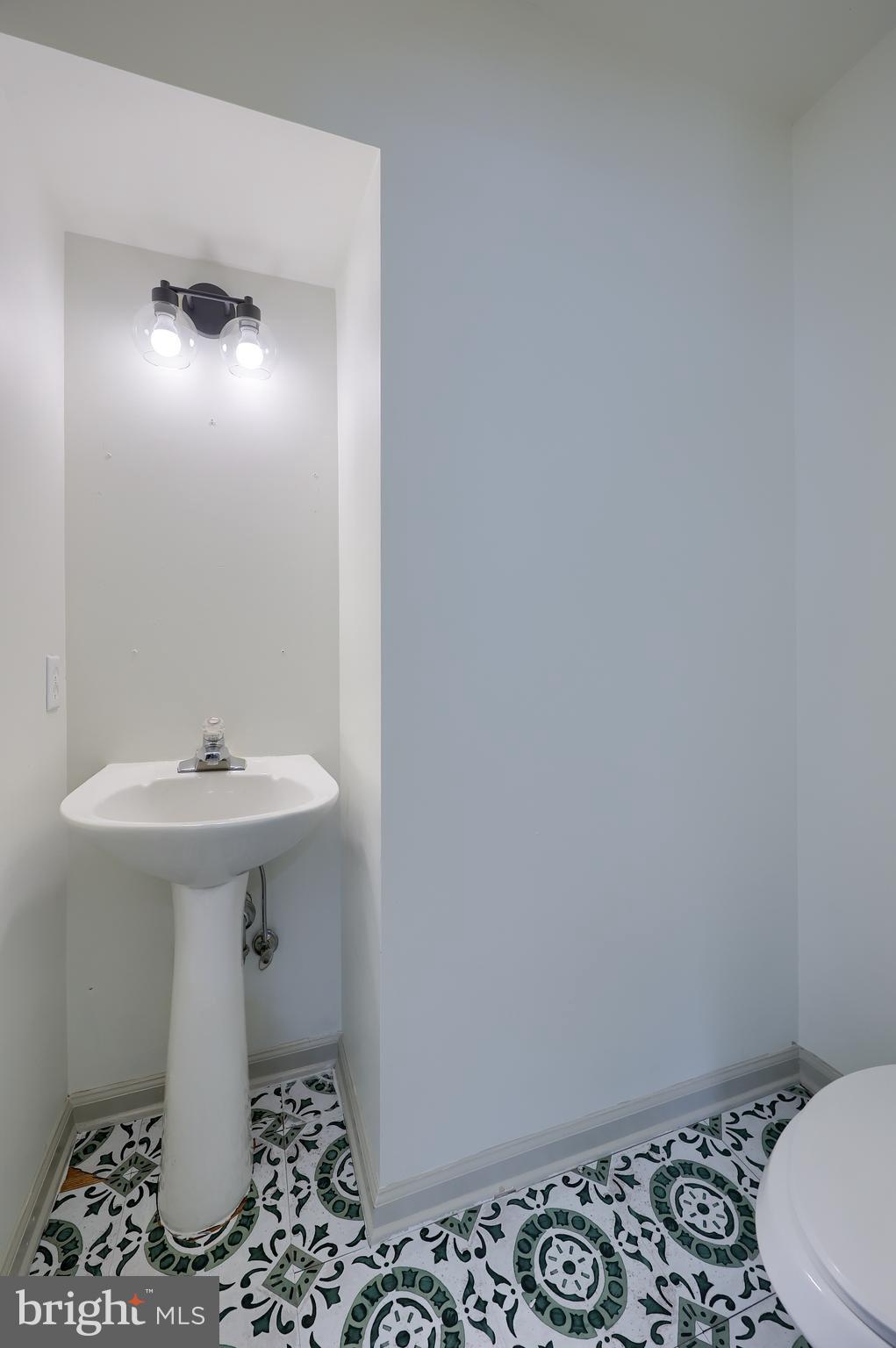 LOMBARD PINES - Residential