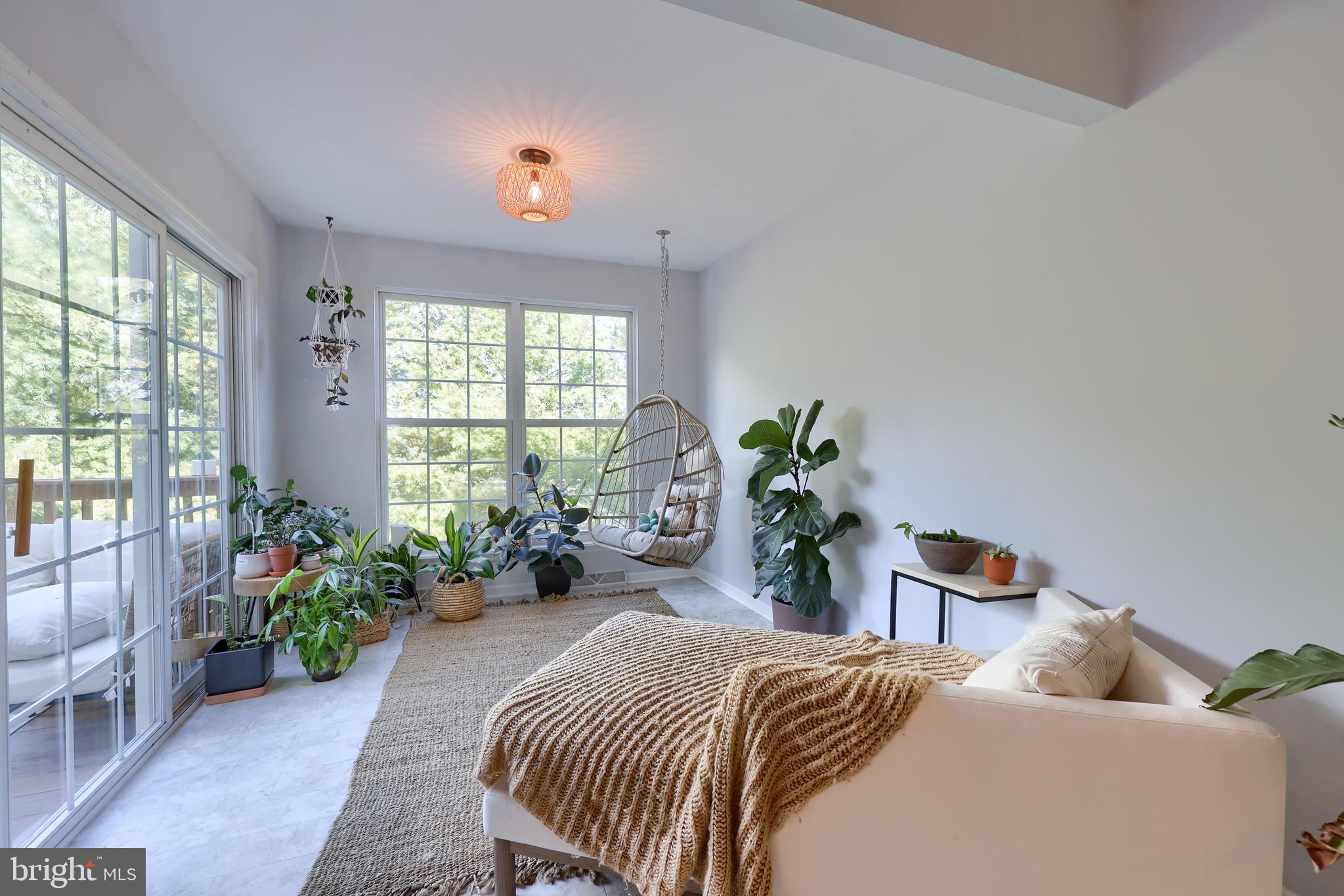 LOMBARD PINES - Residential