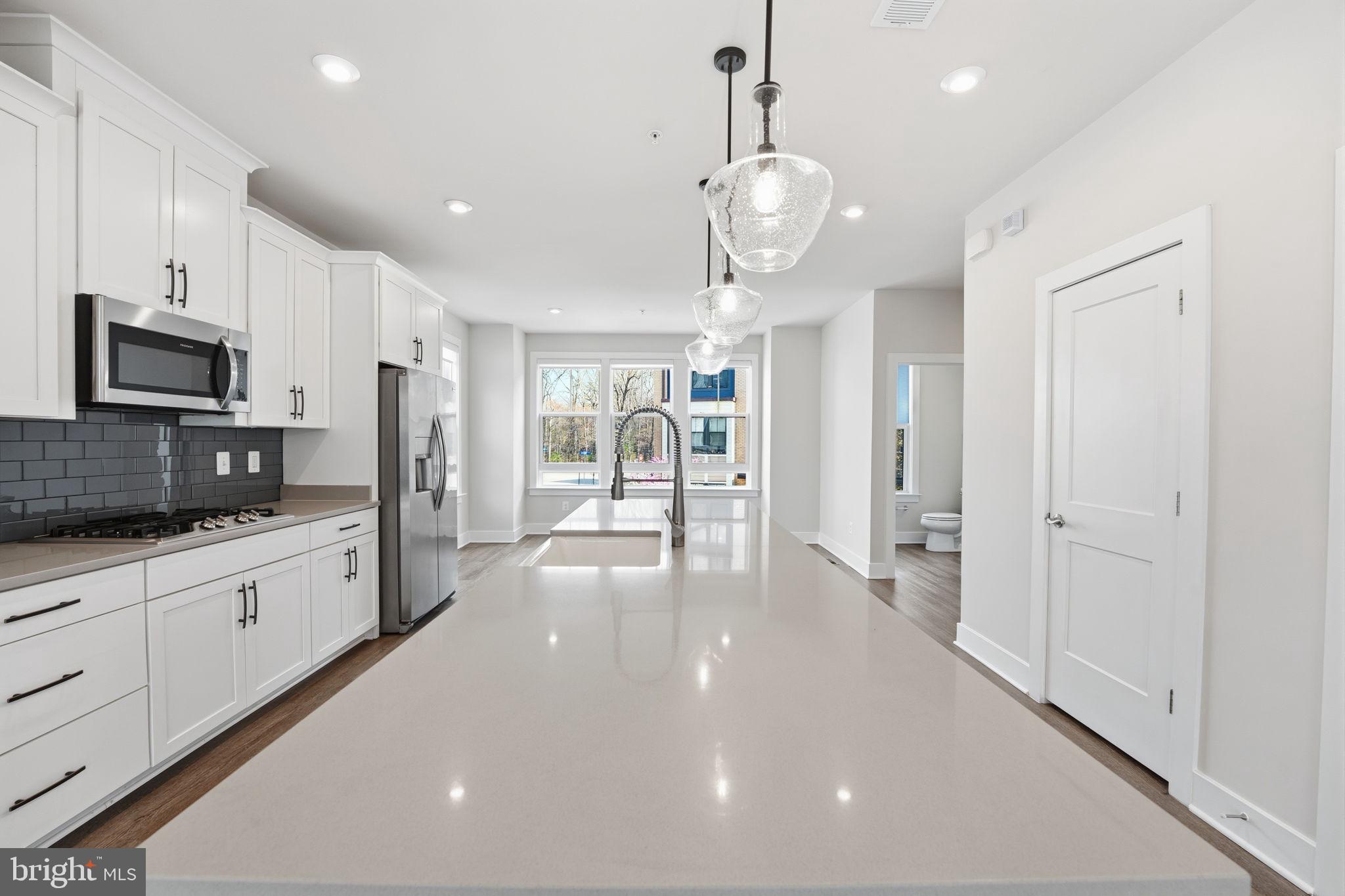 RESTON - Residential