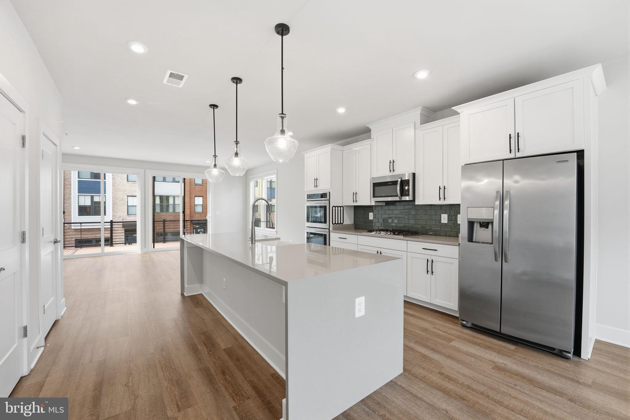 RESTON - Residential