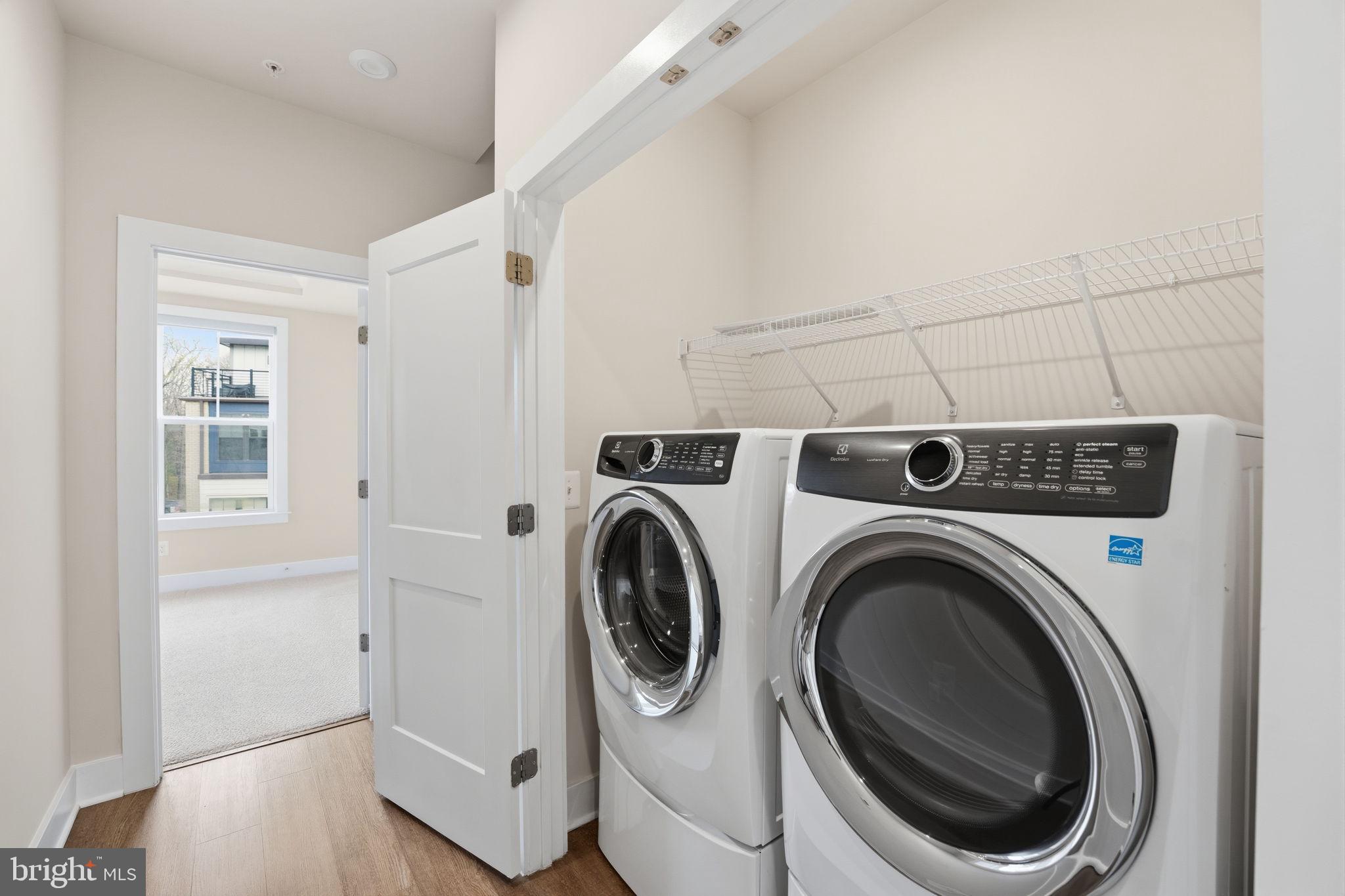 RESTON - Residential