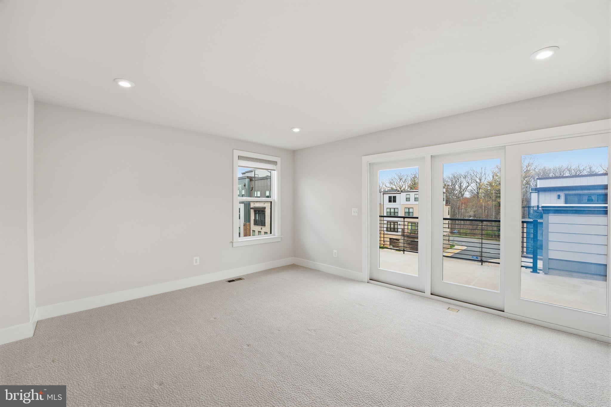 RESTON - Residential