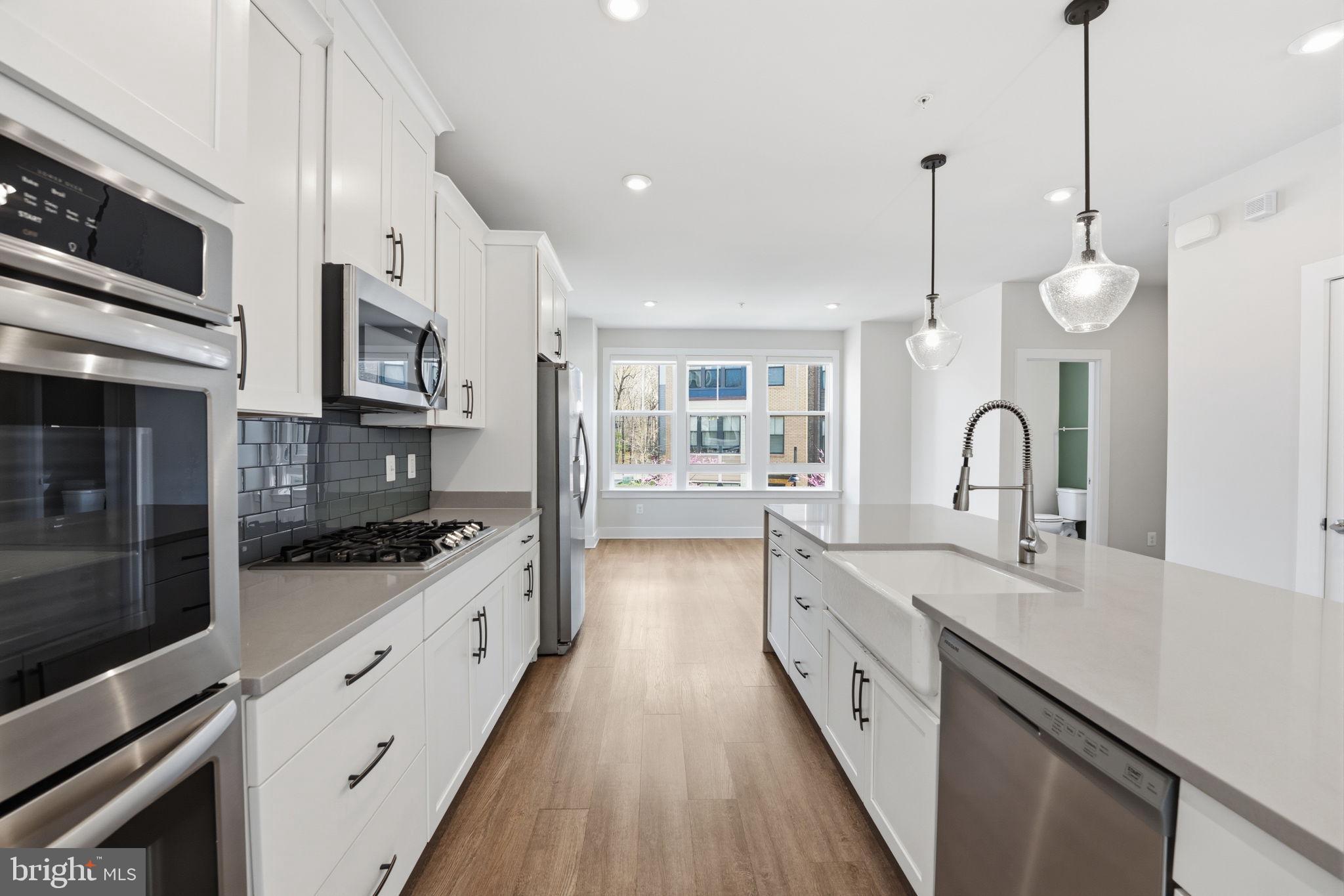 RESTON - Residential