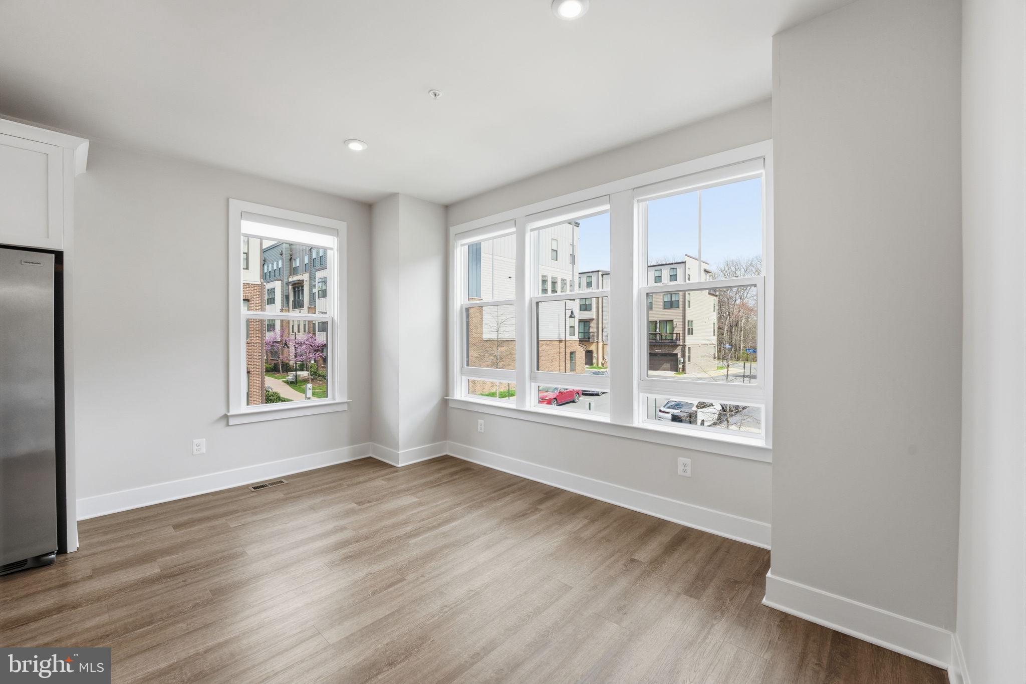 RESTON - Residential