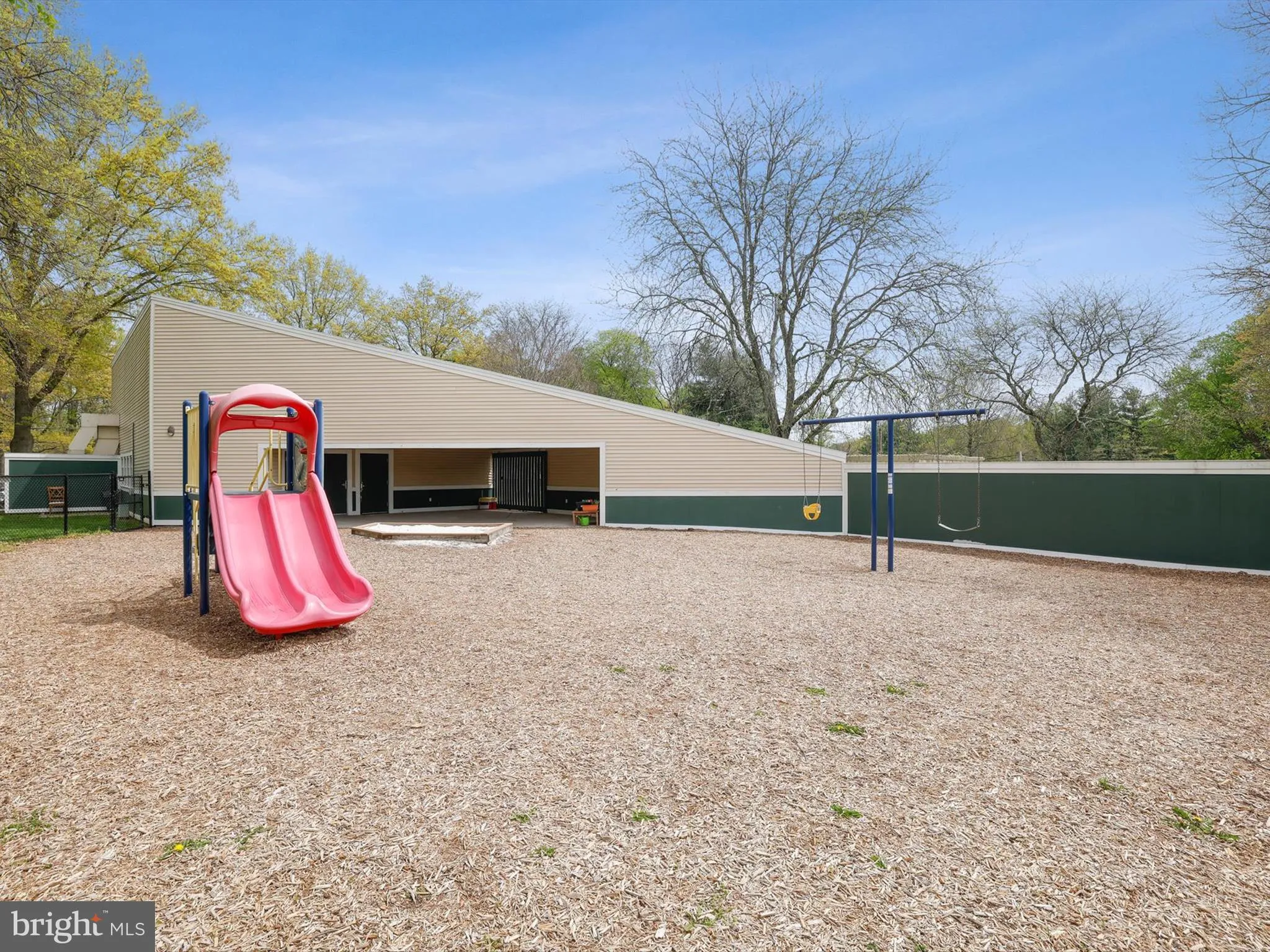 Columbia, Maryland 21045, United States, 3 Bedrooms Bedrooms, ,3 BathroomsBathrooms,Residential,Pending,112309