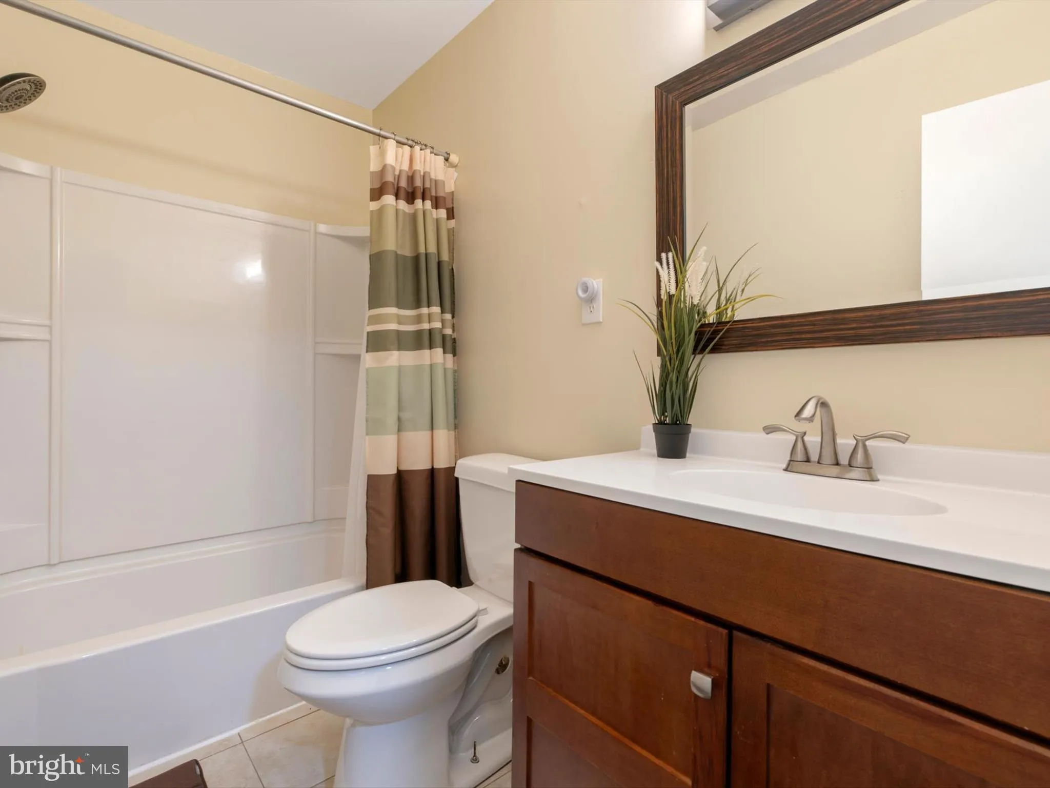 Columbia, Maryland 21045, United States, 3 Bedrooms Bedrooms, ,3 BathroomsBathrooms,Residential,Pending,112309