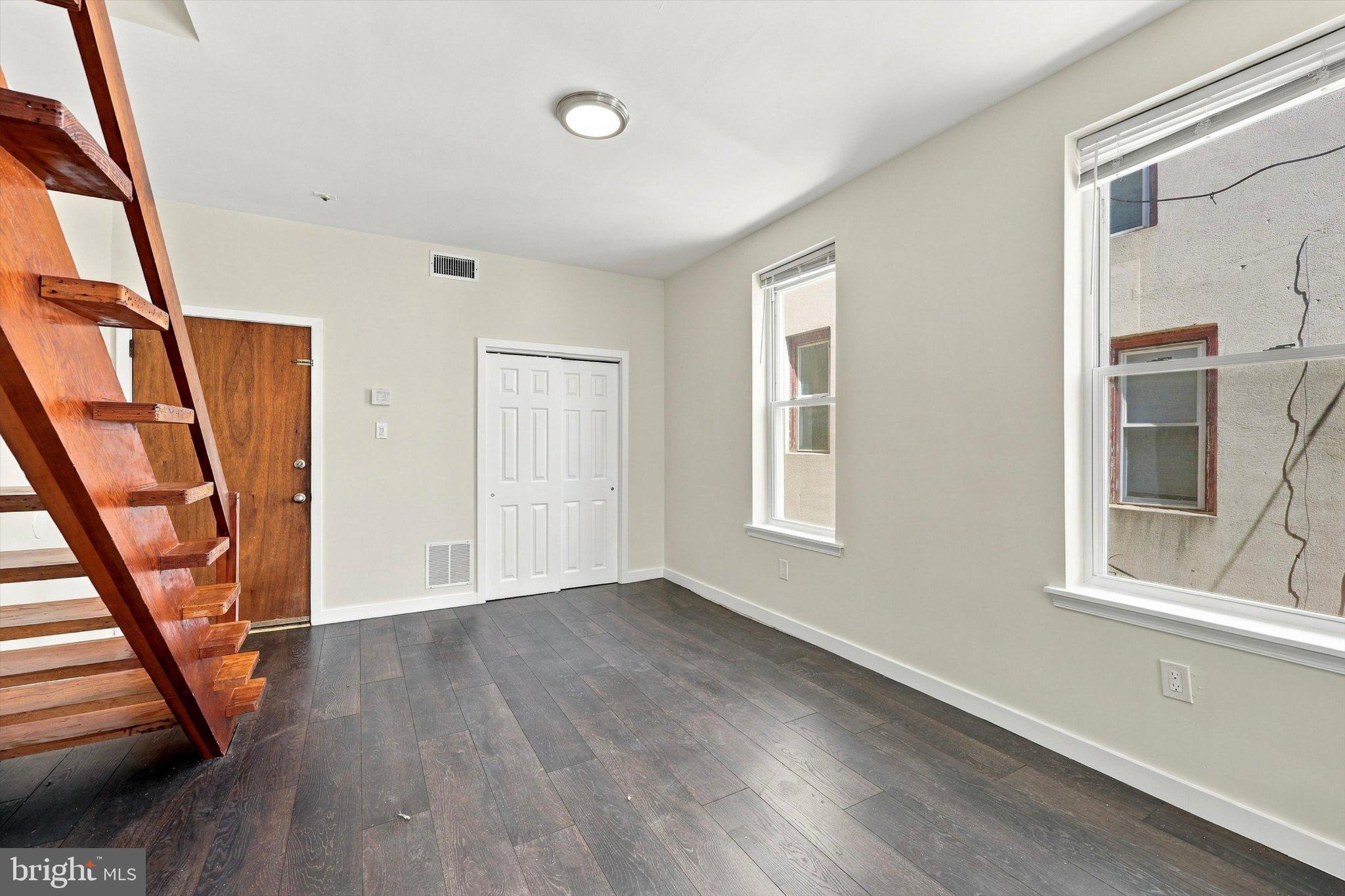 1716 MOUNT VERNON STREET UNIT 2/3R