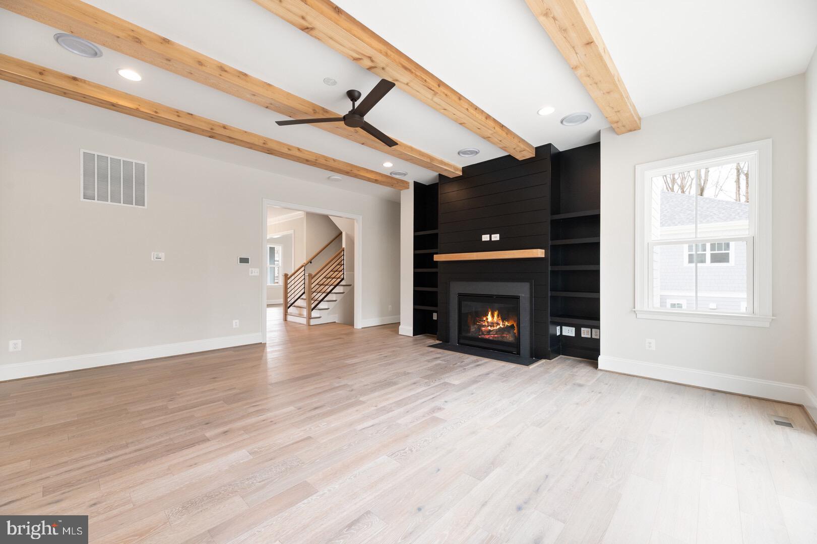 WILLIAMSBURG VILLAGE - Residential