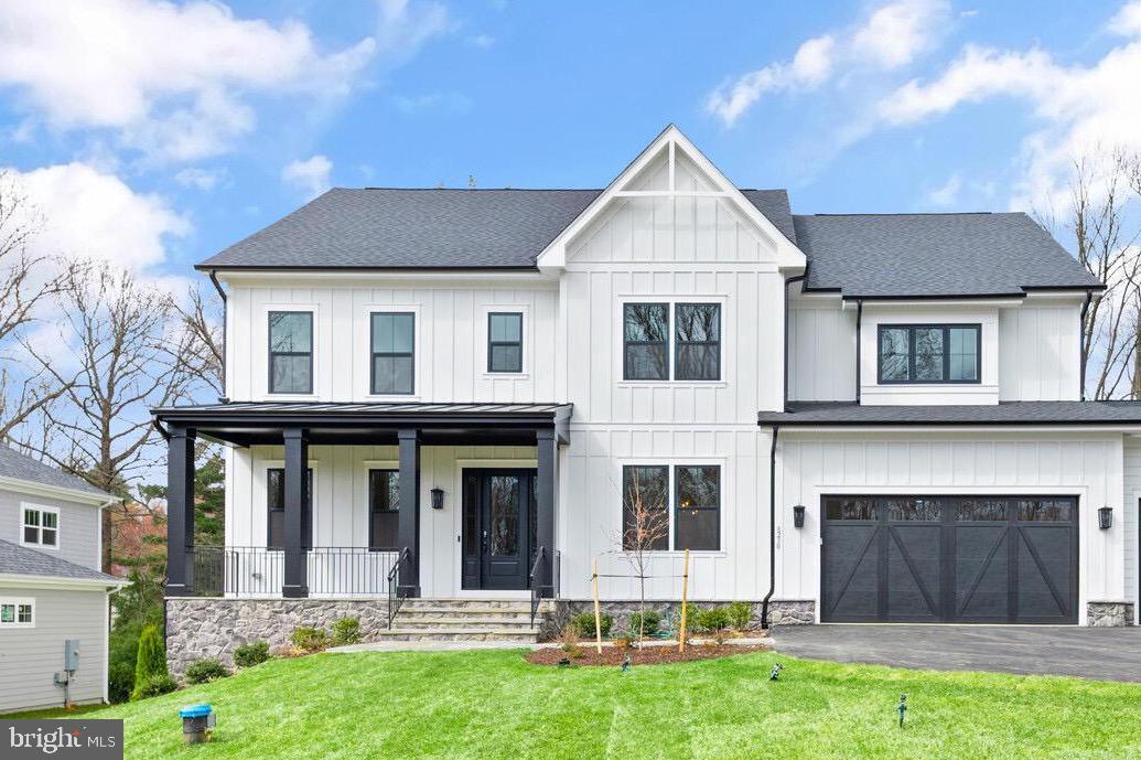 WILLIAMSBURG VILLAGE - Residential