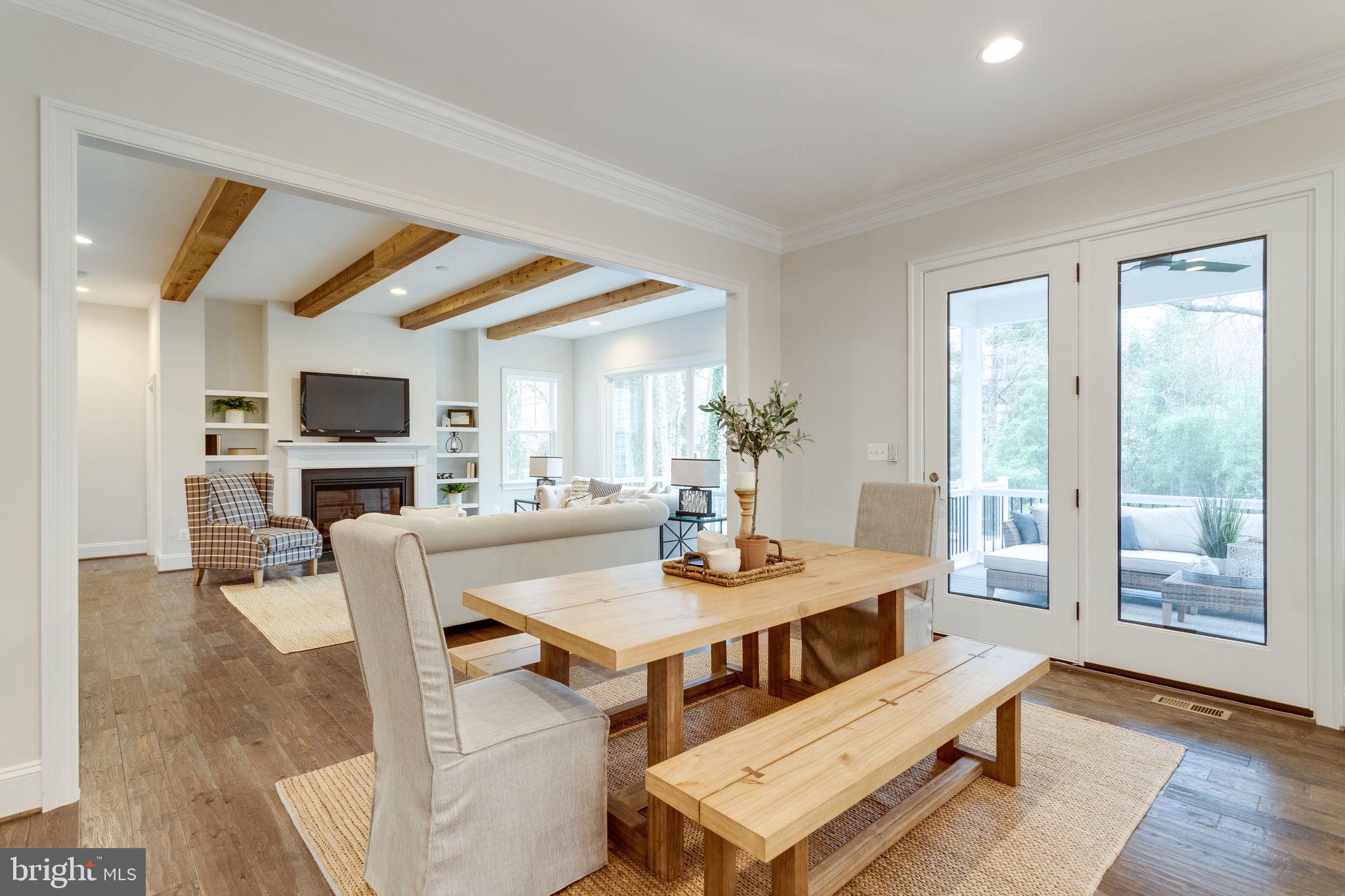 WILLIAMSBURG VILLAGE - Residential