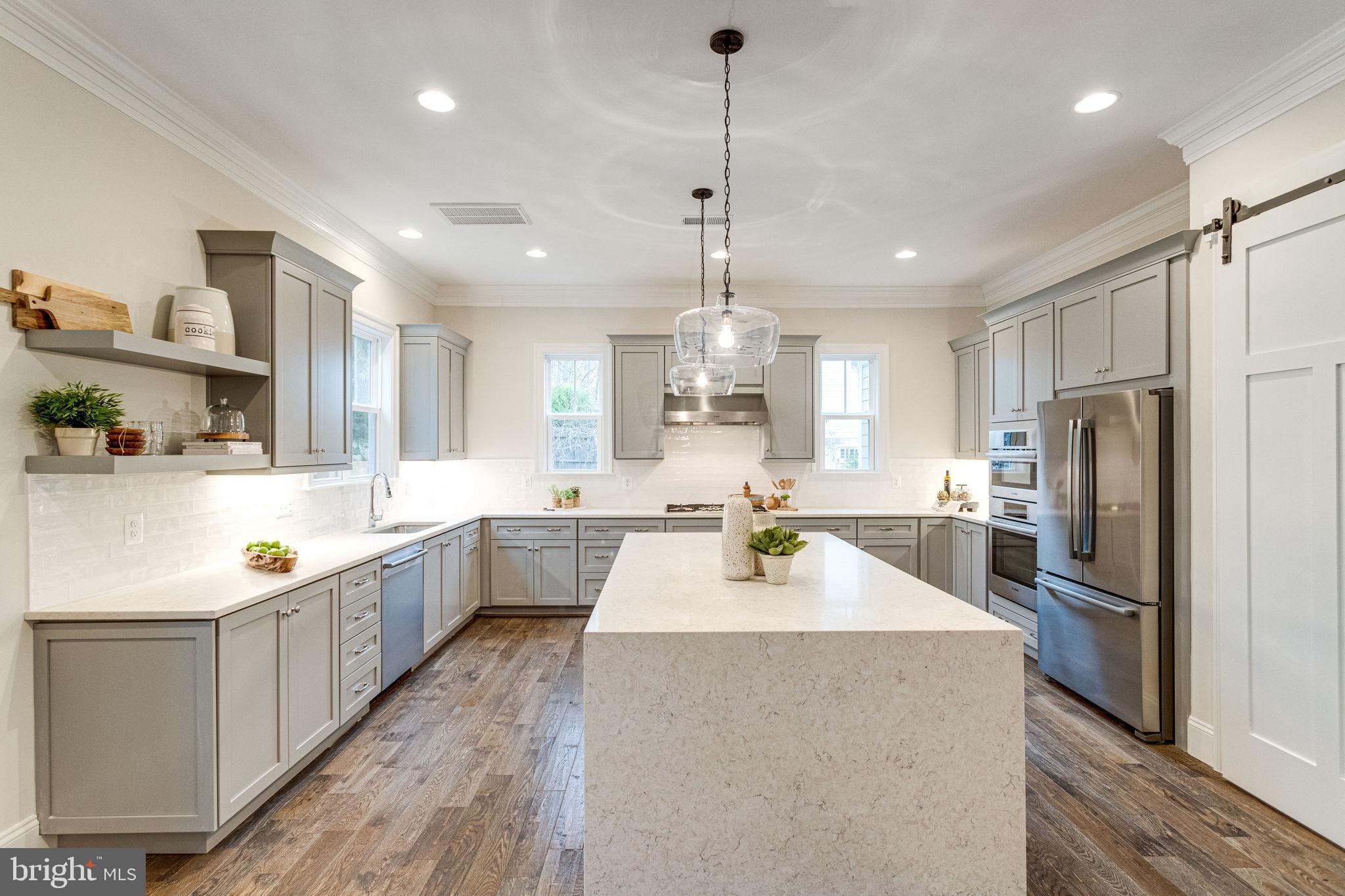 WILLIAMSBURG VILLAGE - Residential