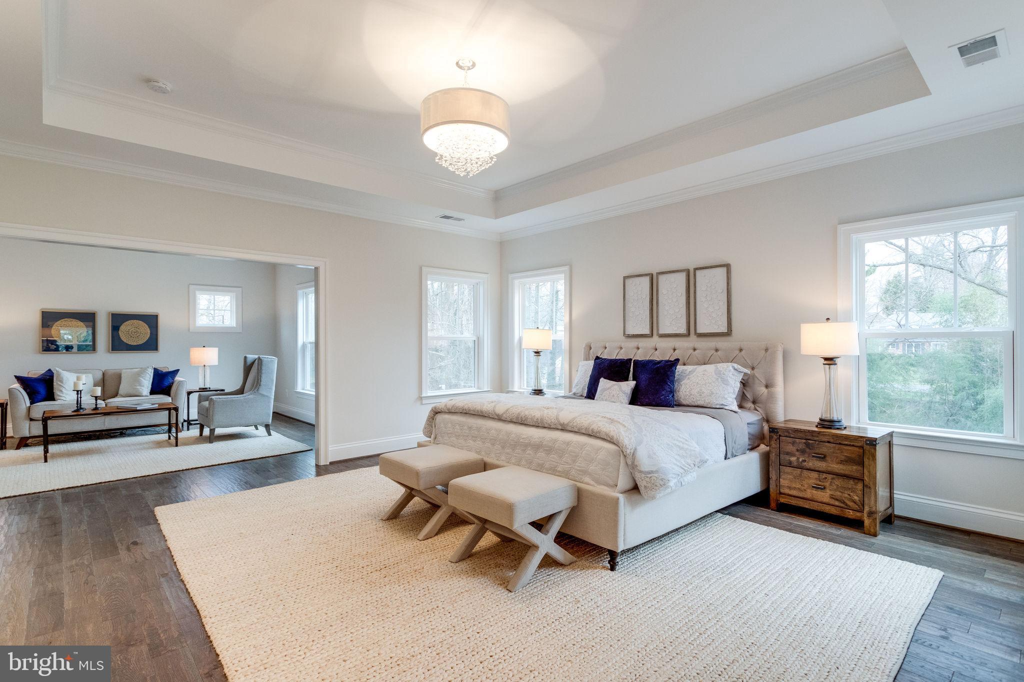 WILLIAMSBURG VILLAGE - Residential