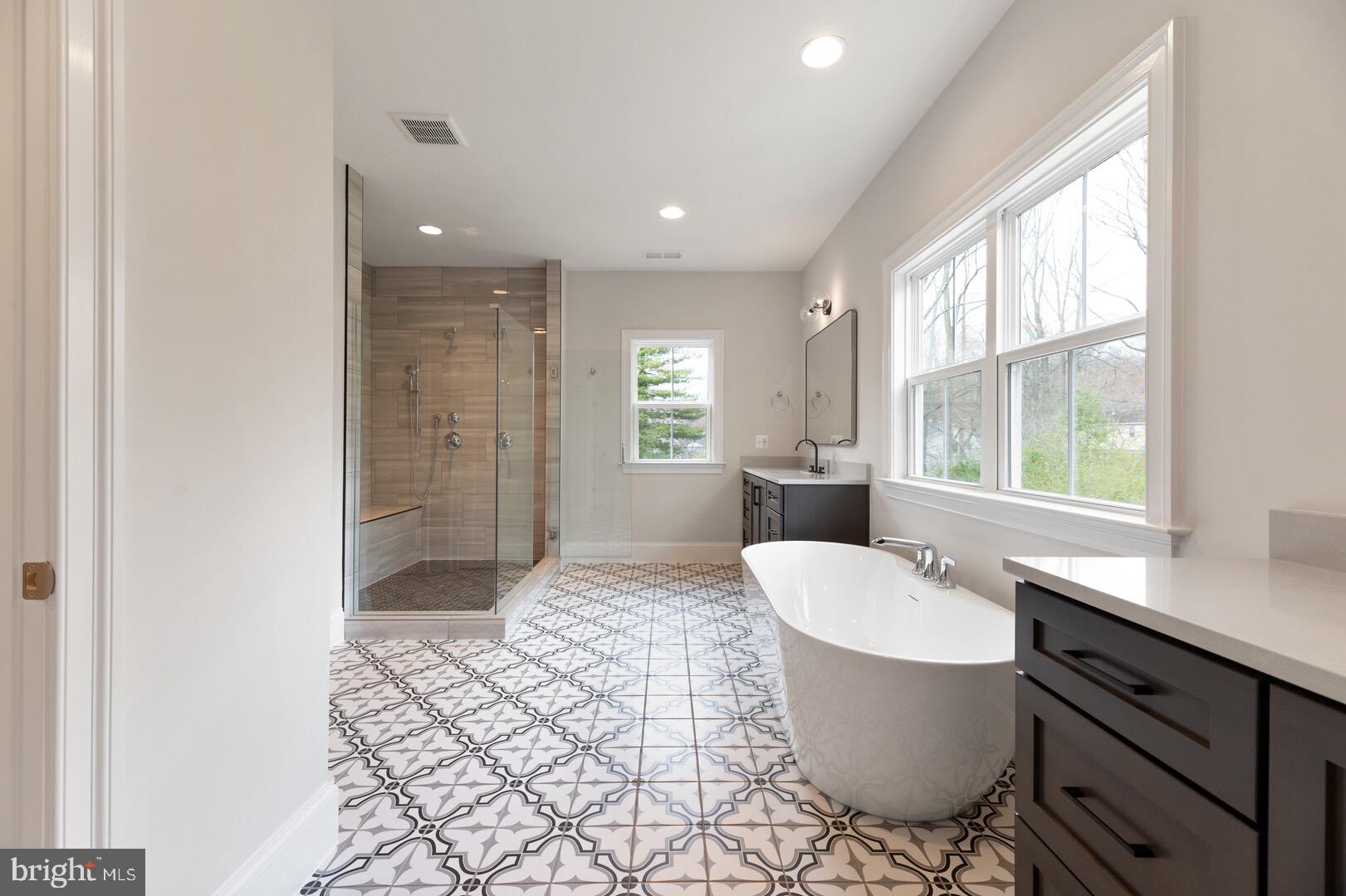 WILLIAMSBURG VILLAGE - Residential