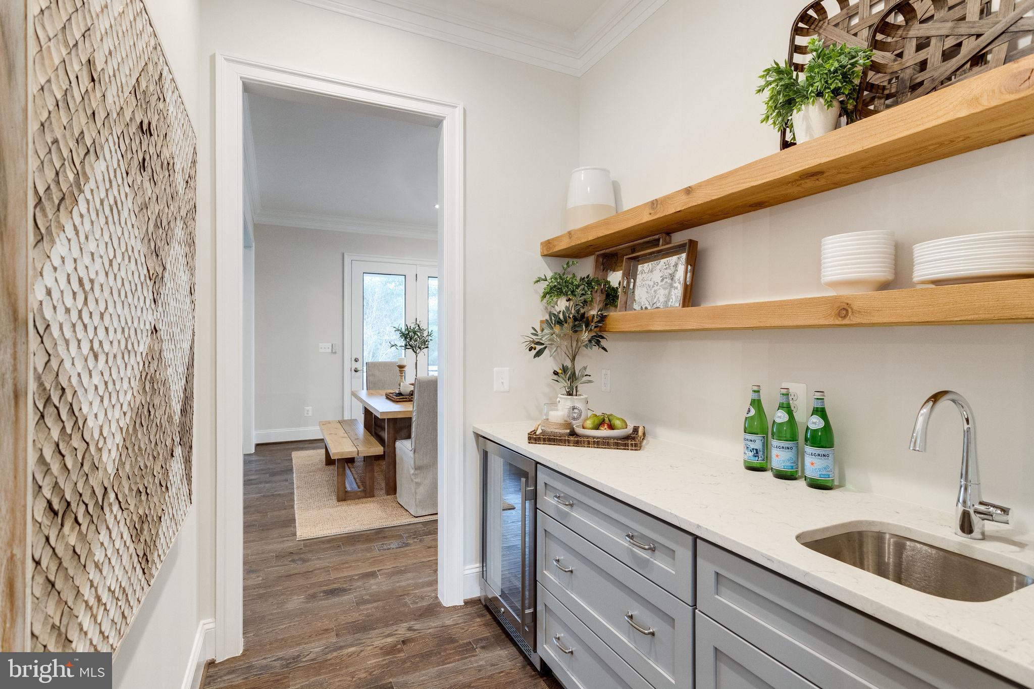 WILLIAMSBURG VILLAGE - Residential