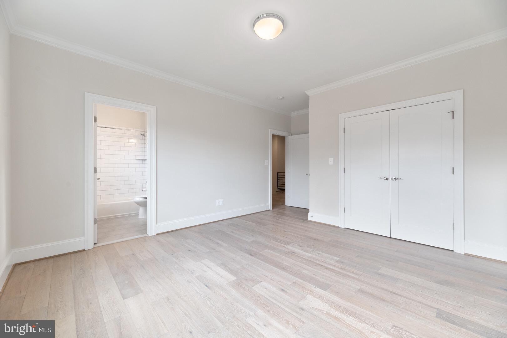 WILLIAMSBURG VILLAGE - Residential