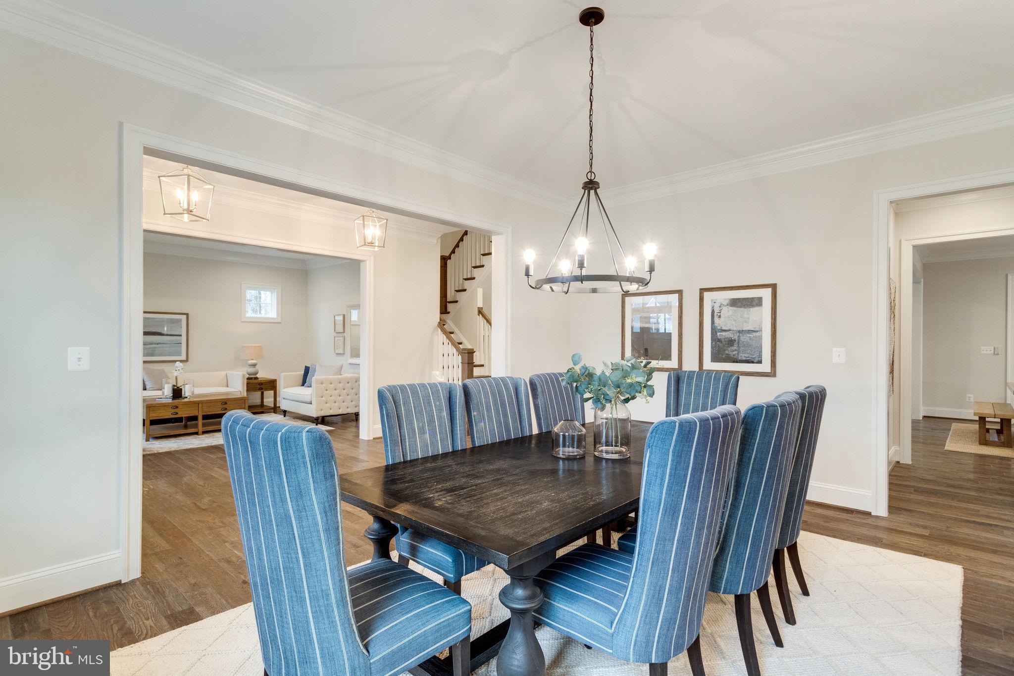 WILLIAMSBURG VILLAGE - Residential