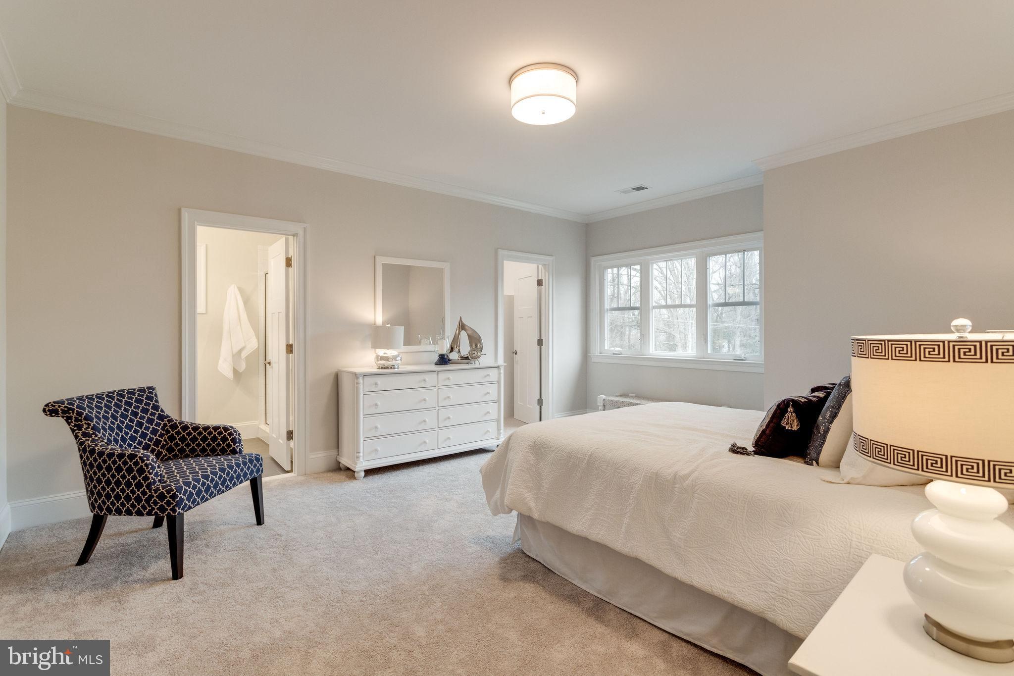 WILLIAMSBURG VILLAGE - Residential