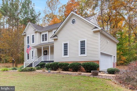 Photo of 17595 Circuit Rider Drive, BEAVERDAM, VA 23015 (MLS # VAHA2001098) Photo of 17595 Circuit Rider Drive, BEAVERDAM, VA 23015 (MLS # VAHA2001098)