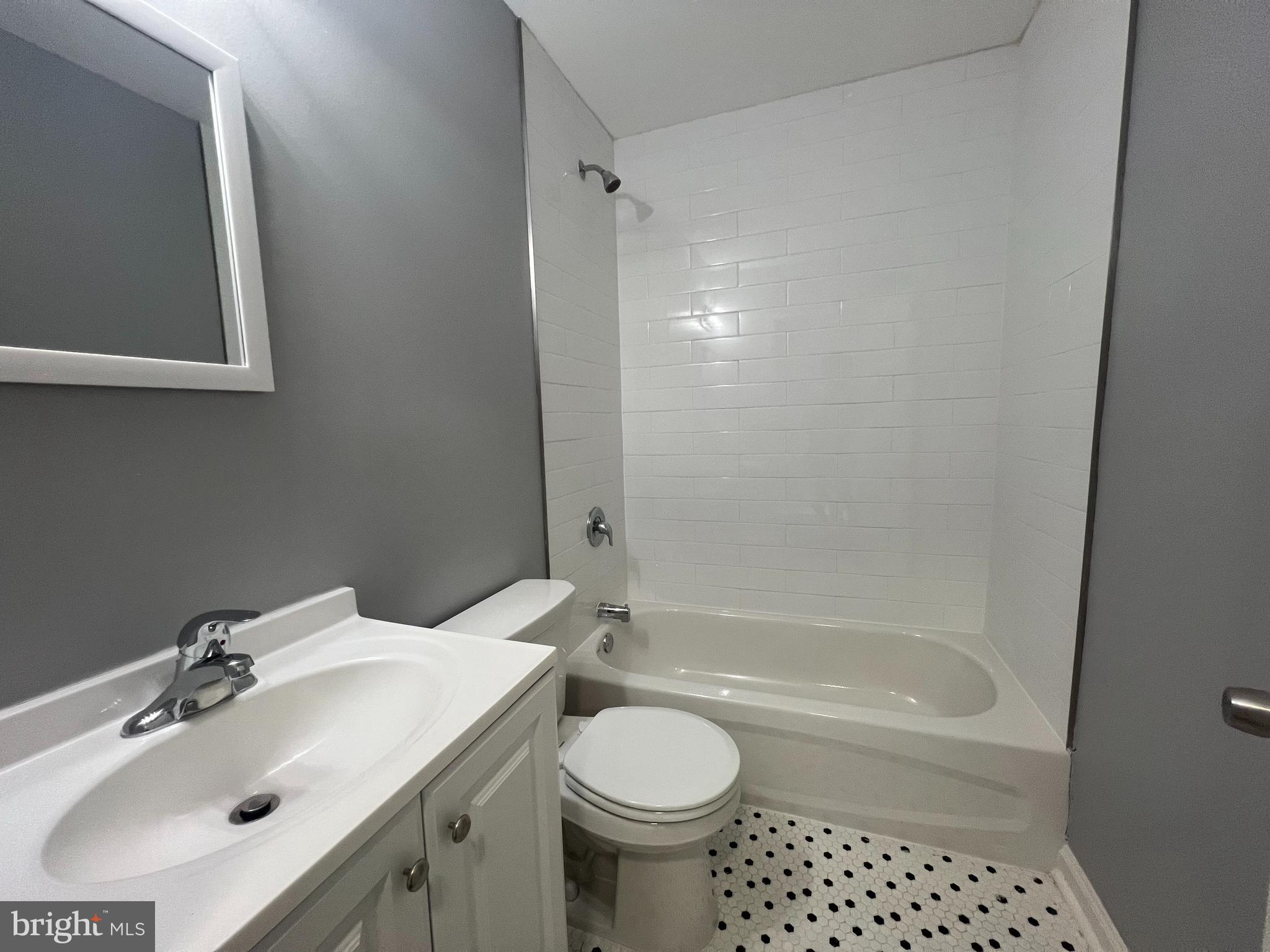 MANTUA - Residential Lease