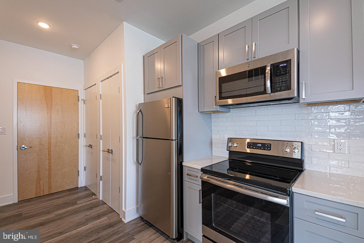 LOFT DISTRICT - Residential Lease