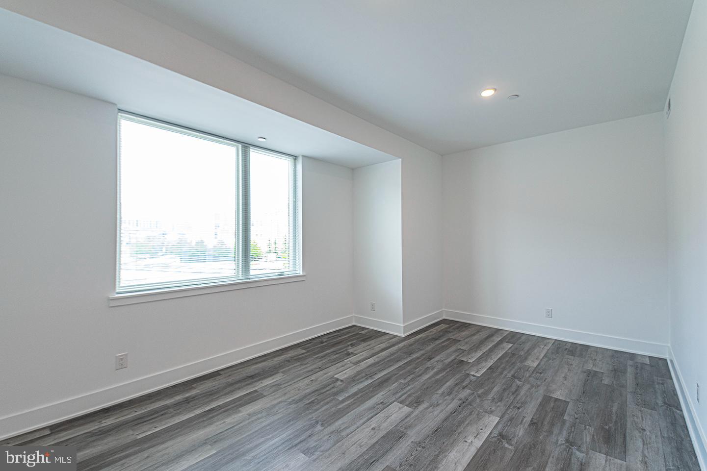 LOFT DISTRICT - Residential Lease