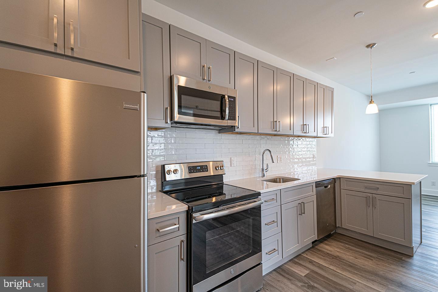 LOFT DISTRICT - Residential Lease