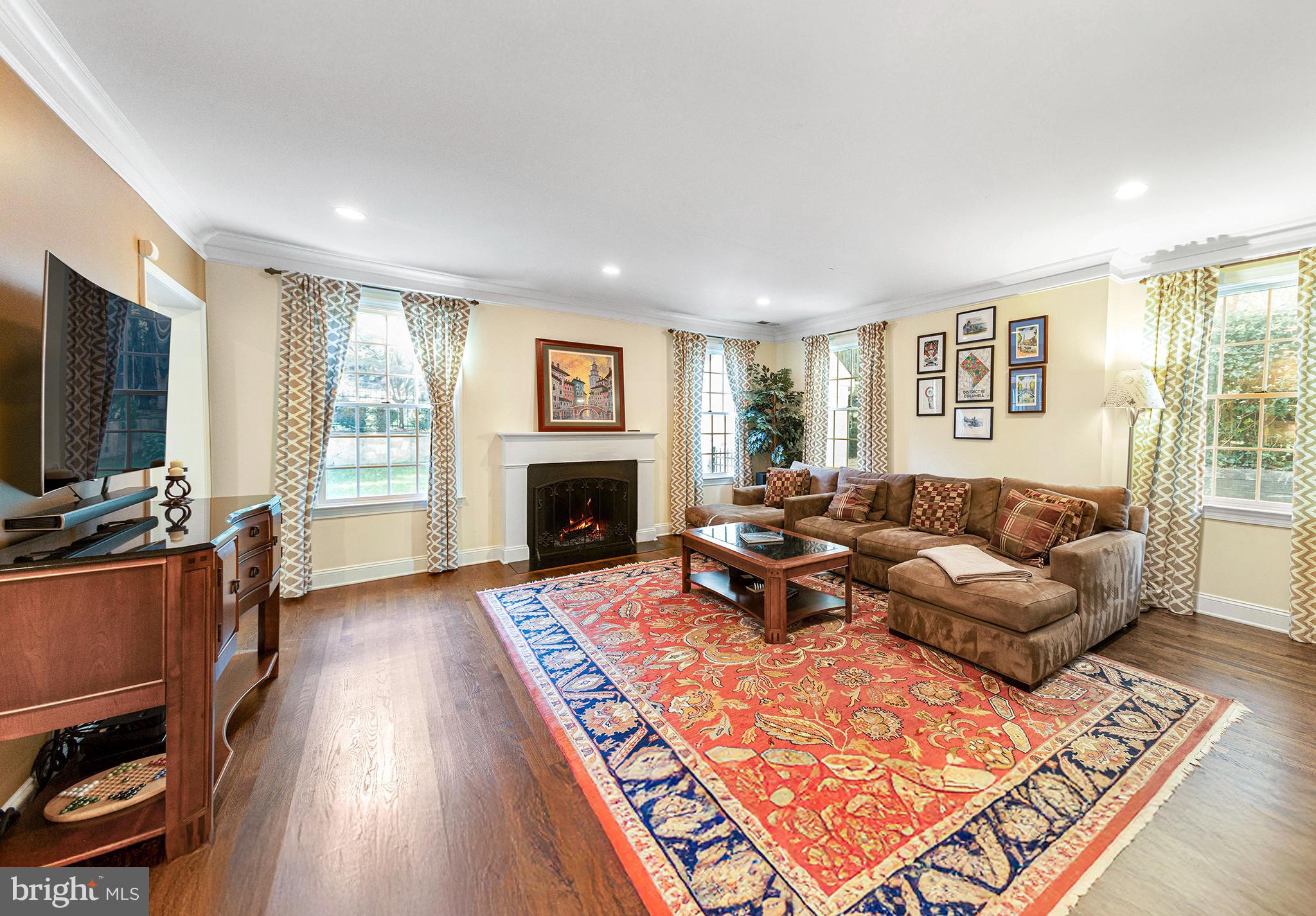 CHEVY CHASE - Residential