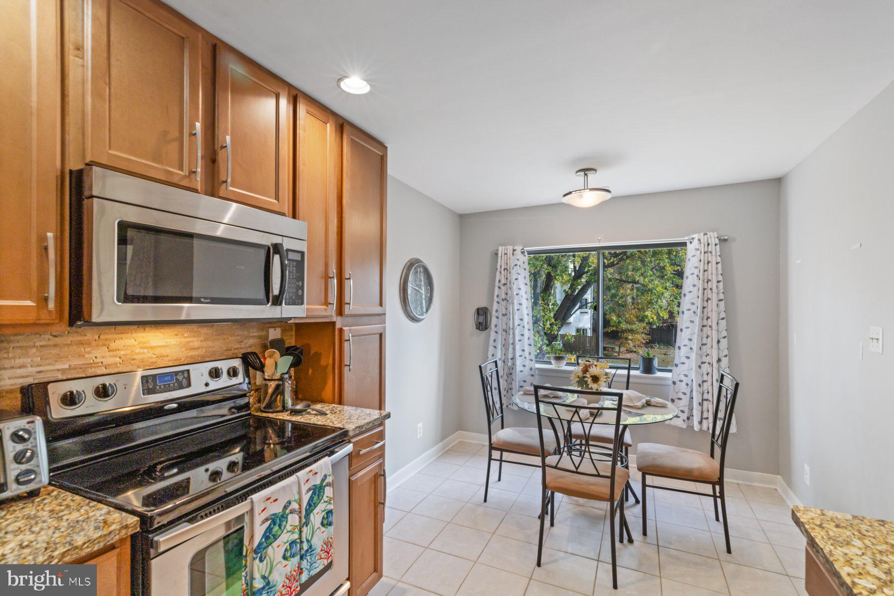 NORTH GREEN CONDOMINIUMS - Residential