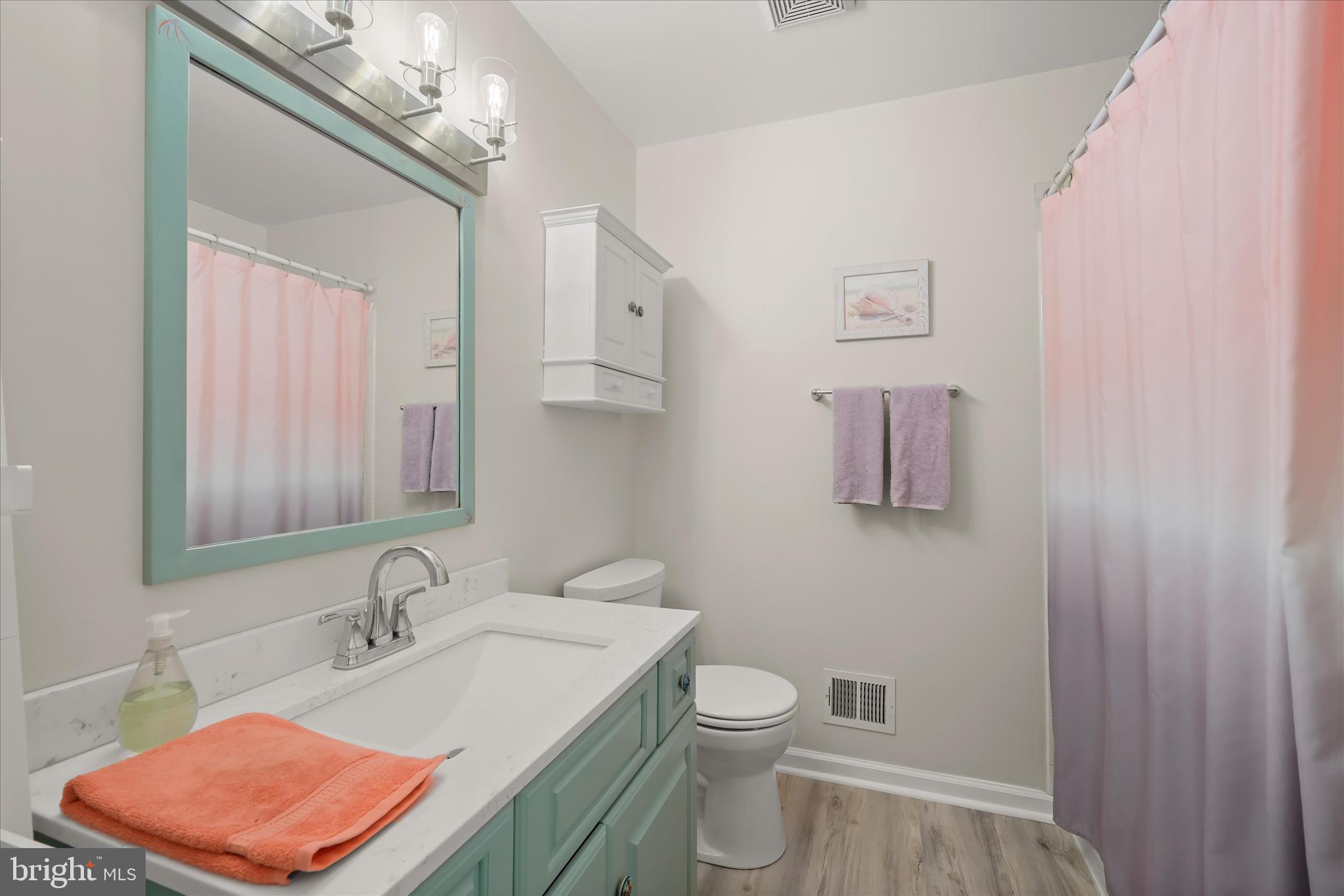 OAKRIDGE ESTATES - Residential