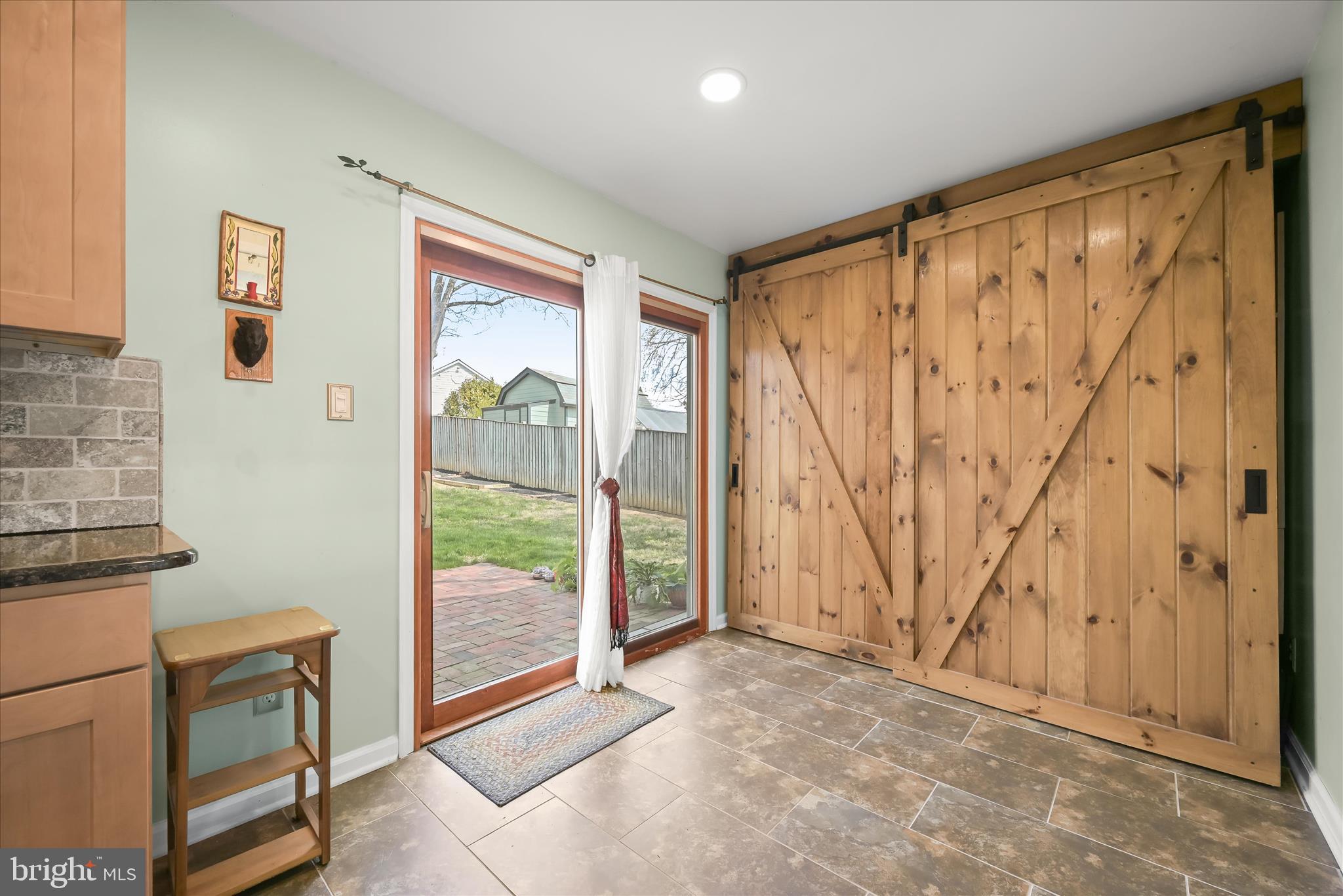 OAKRIDGE ESTATES - Residential