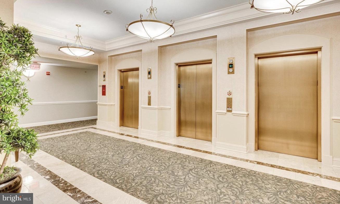 STRATFORD CONDOMINIUMS - Residential