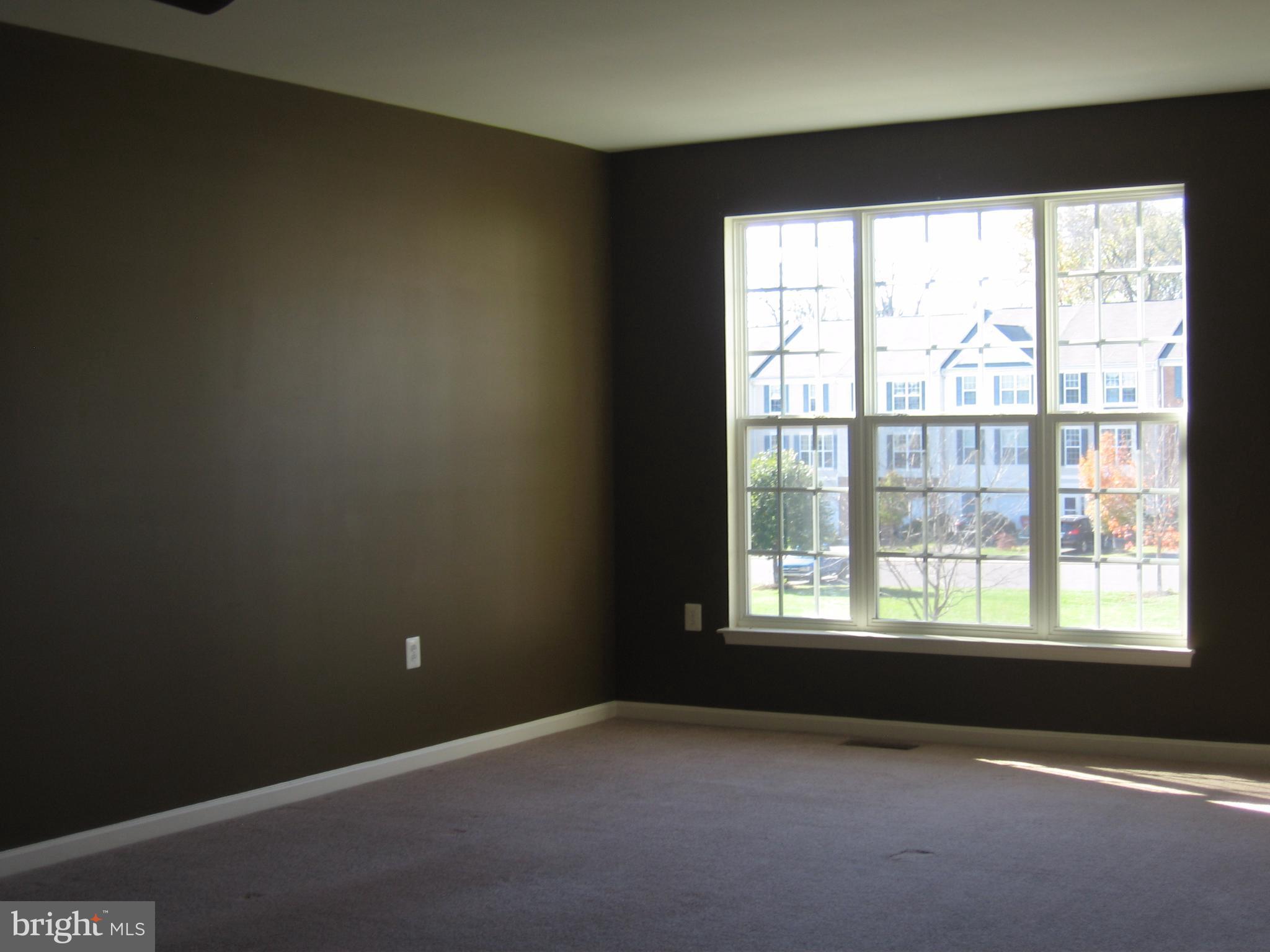 COLONIAL HILLS - Residential Lease