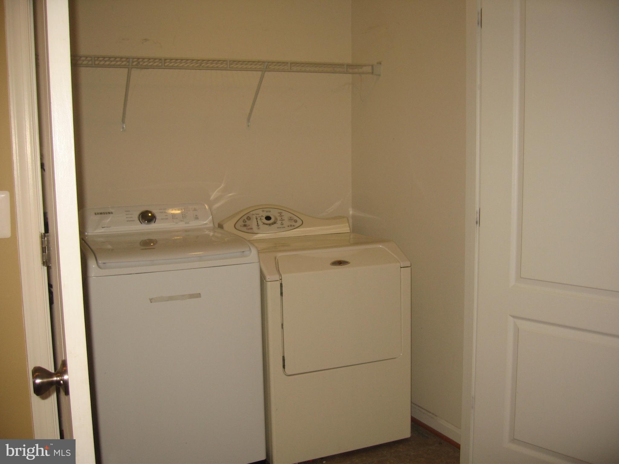 COLONIAL HILLS - Residential Lease