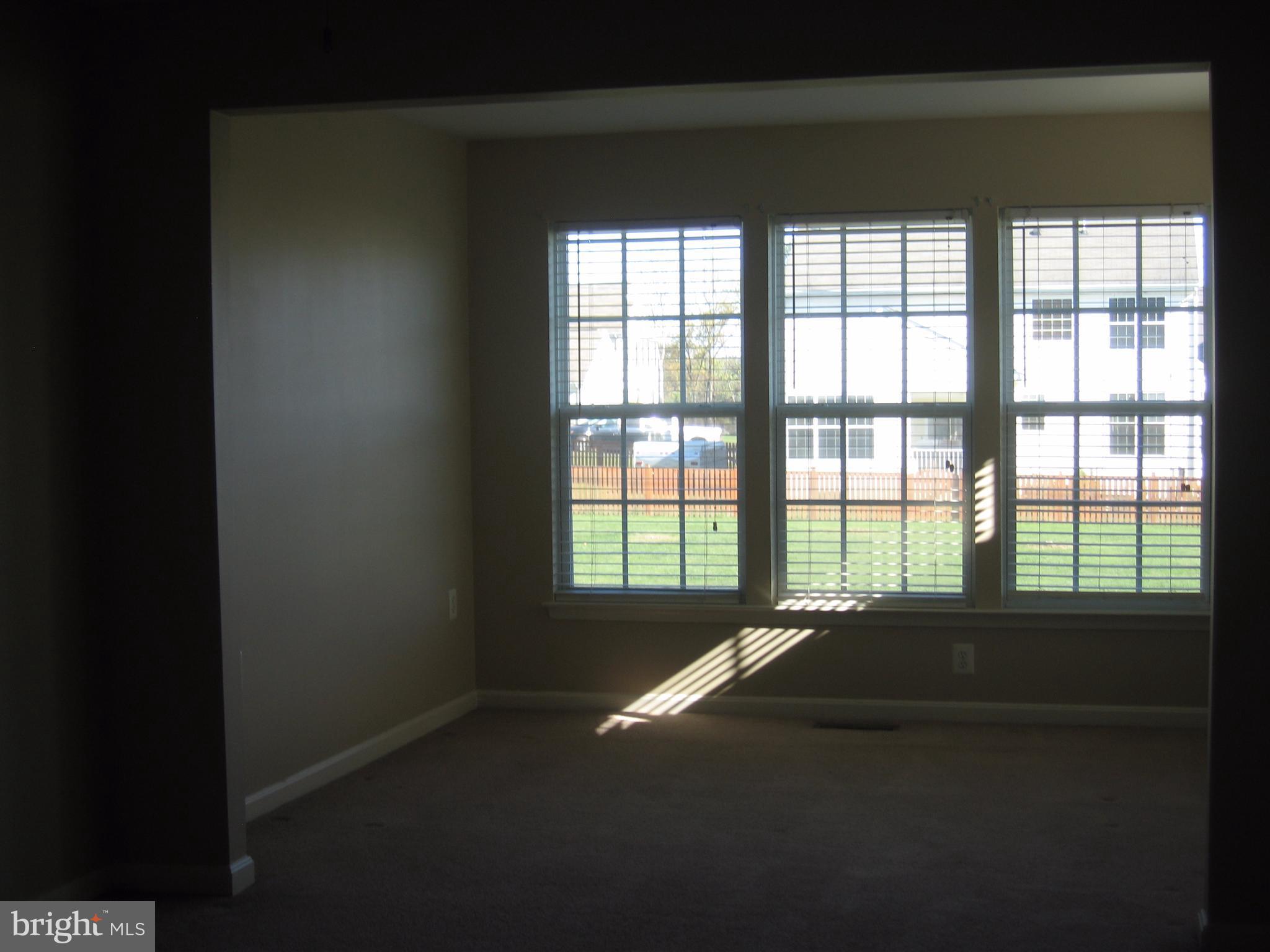 COLONIAL HILLS - Residential Lease