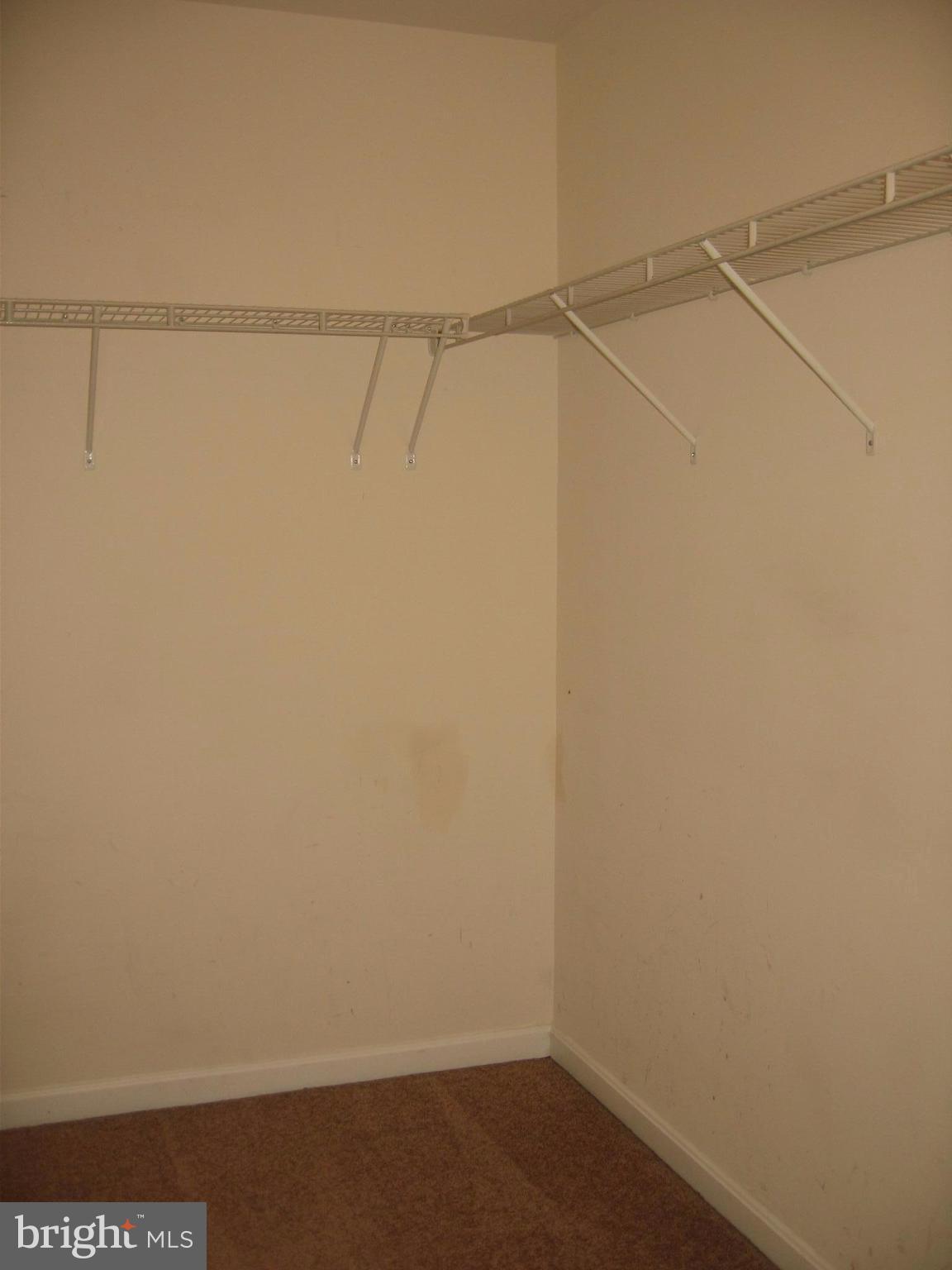 COLONIAL HILLS - Residential Lease