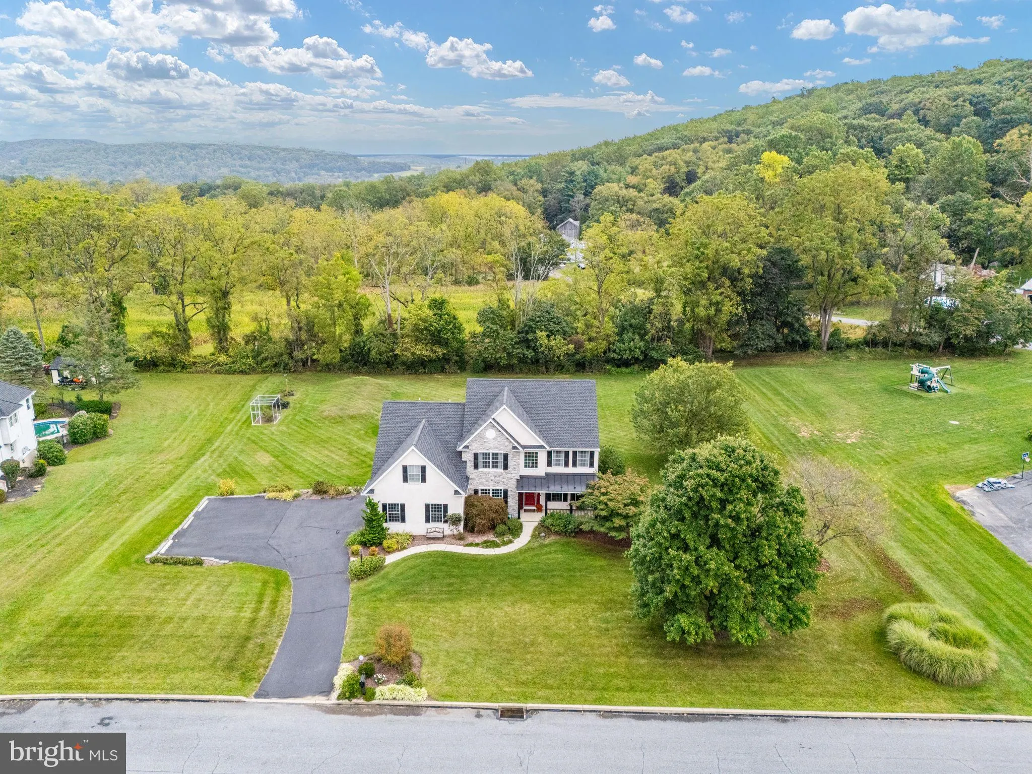 Zionsville, Pennsylvania 18092, United States, 4 Bedrooms Bedrooms, ,4 BathroomsBathrooms,Residential,Active,226486