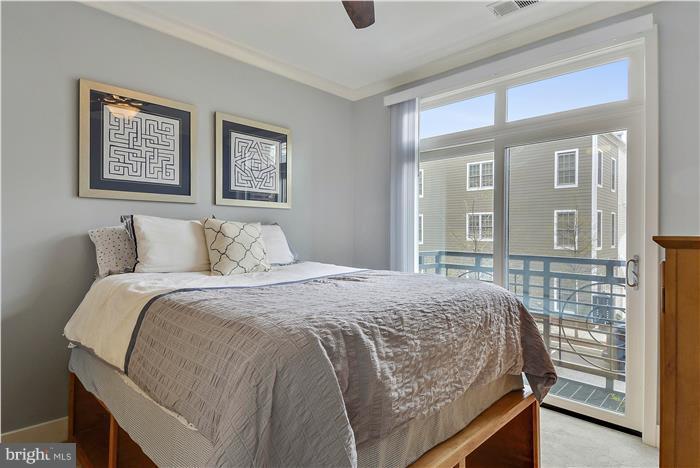 OLD TOWN COMMONS - Residential