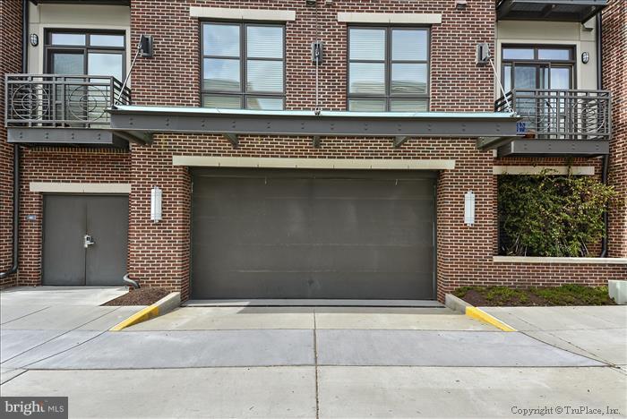 OLD TOWN COMMONS - Residential