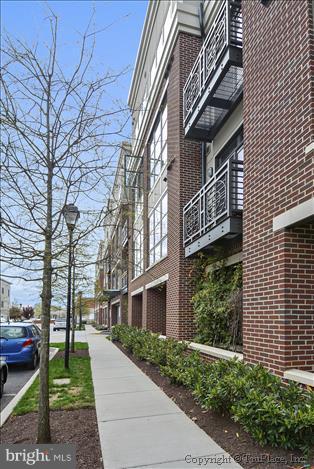 OLD TOWN COMMONS - Residential