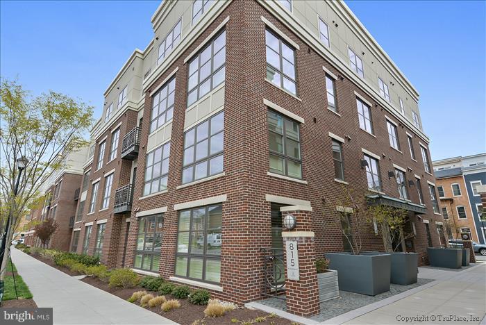 OLD TOWN COMMONS - Residential