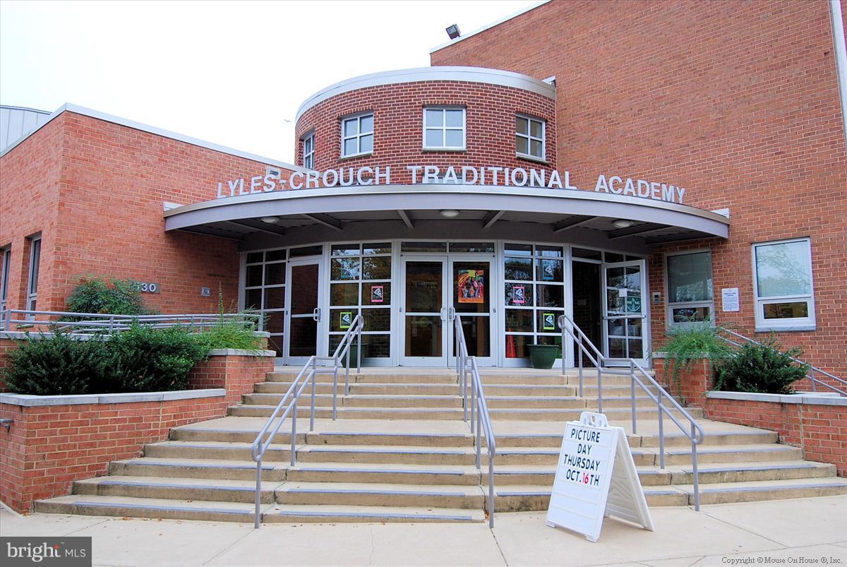 OLD TOWN COMMONS - Residential