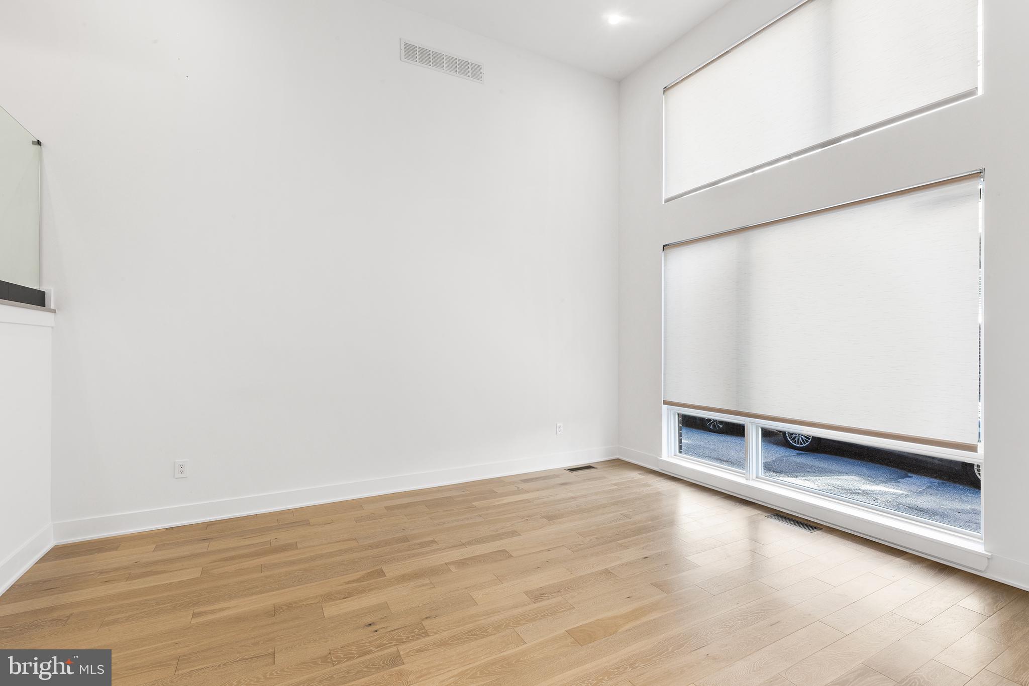 GRADUATE HOSPITAL - Residential Lease