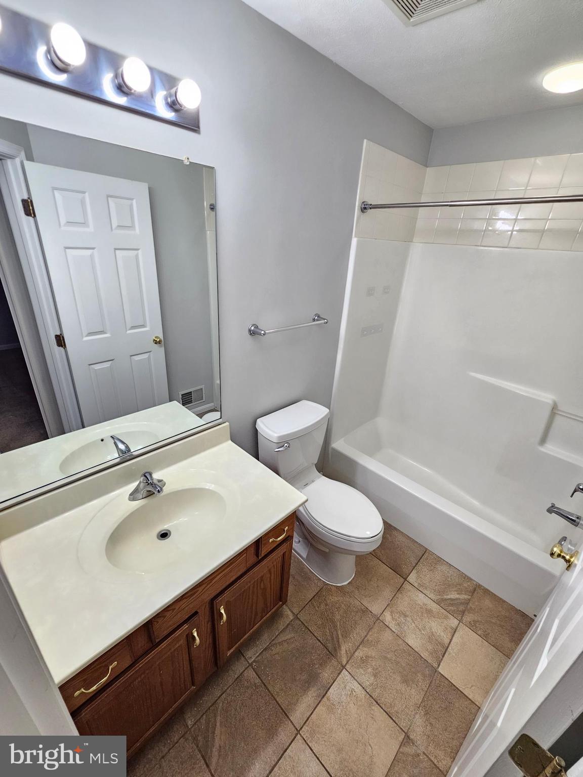 NEW MARKET WEST - Residential Lease