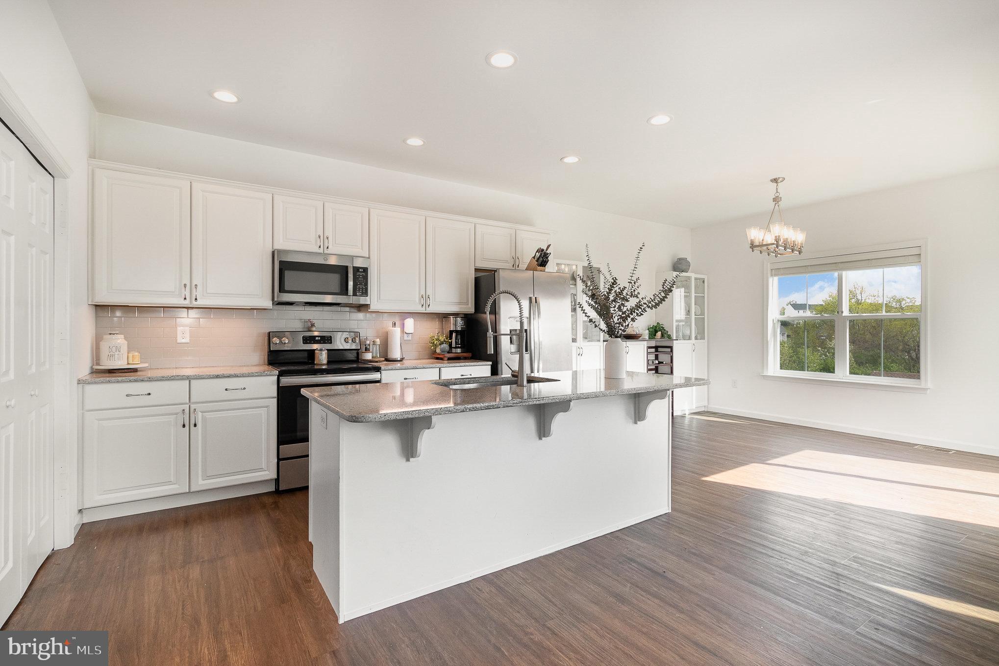 MOUNTAIN VIEW ESTATES - Residential