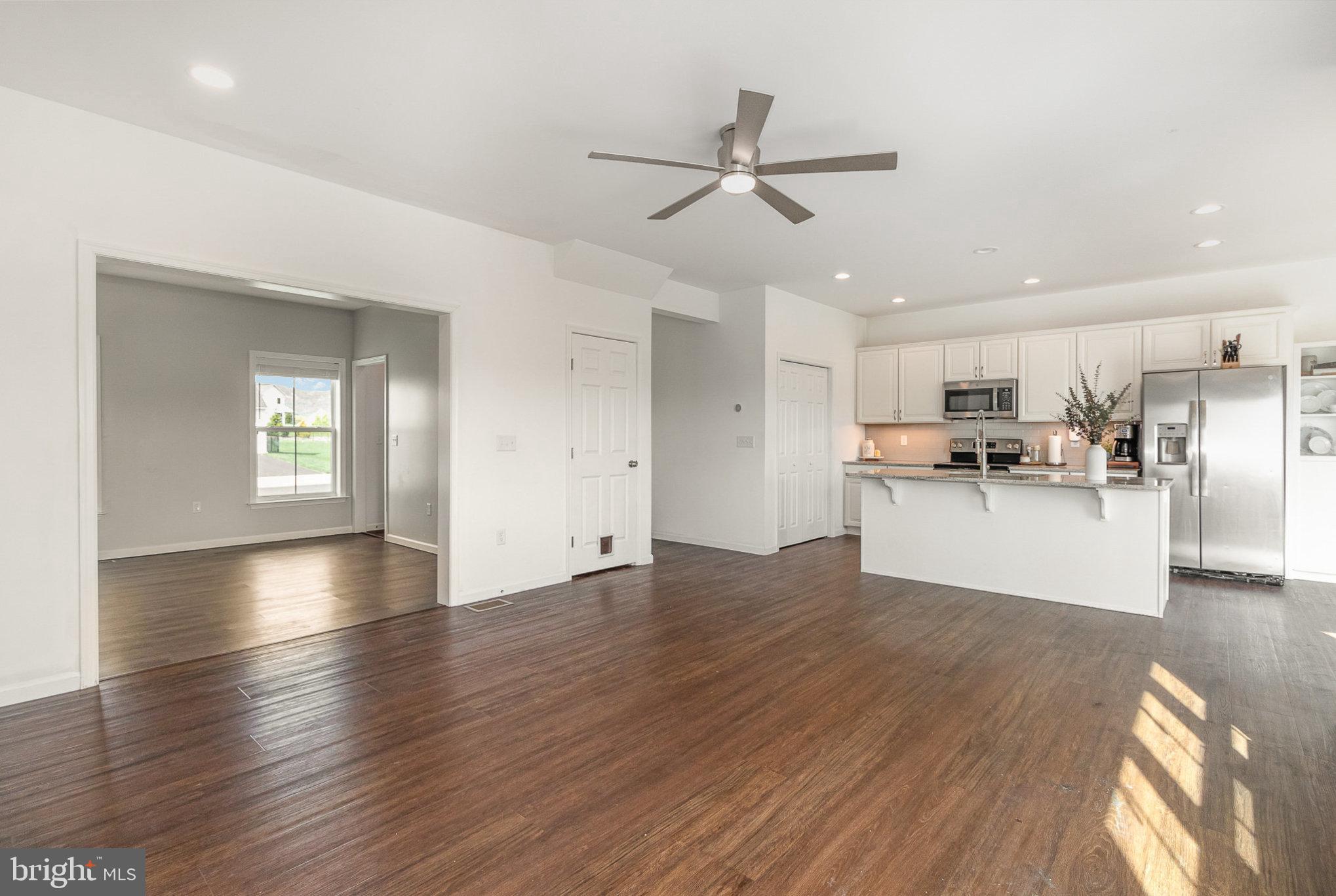 MOUNTAIN VIEW ESTATES - Residential